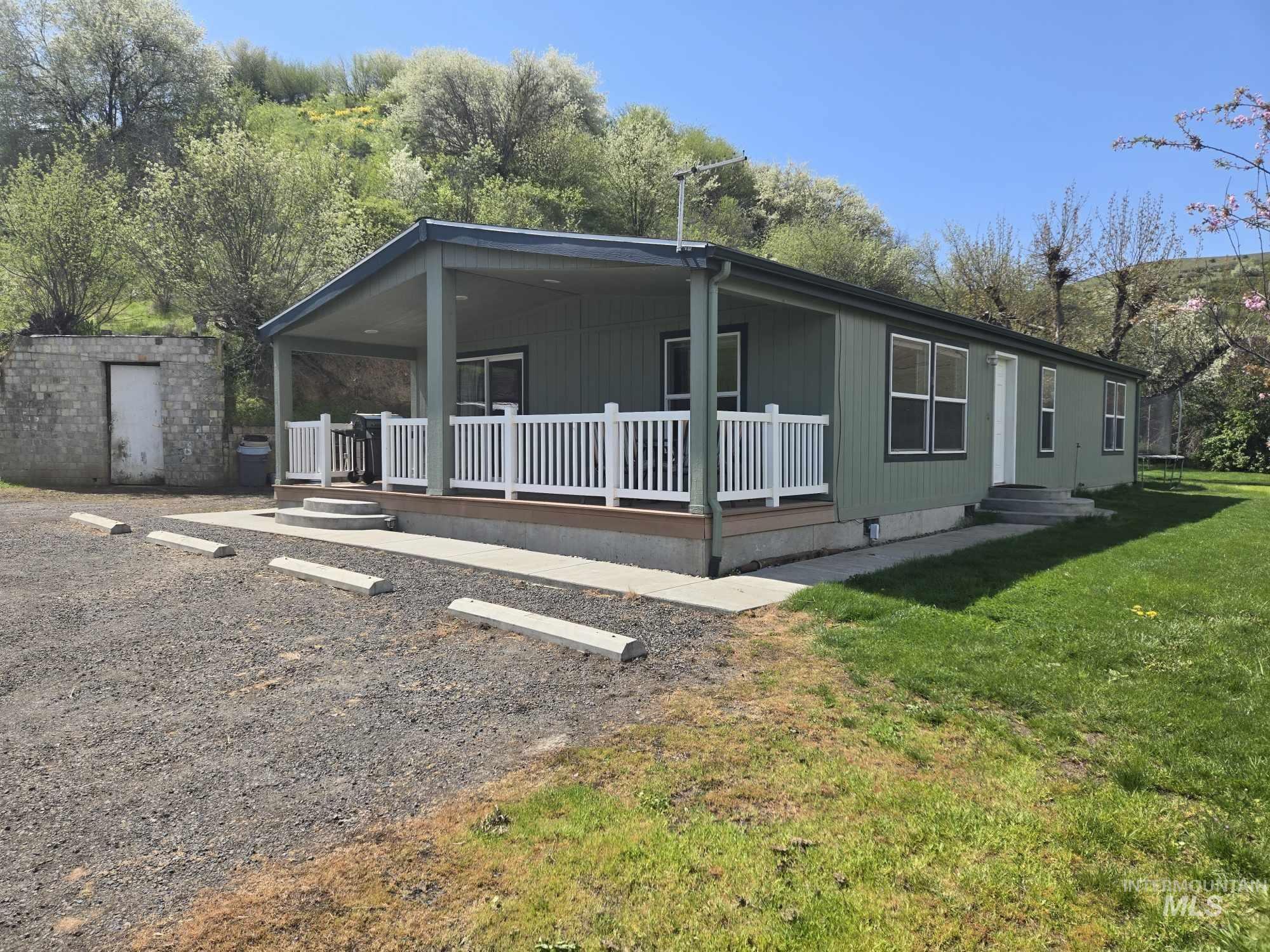 22122 Lapwai Rd Property Photo