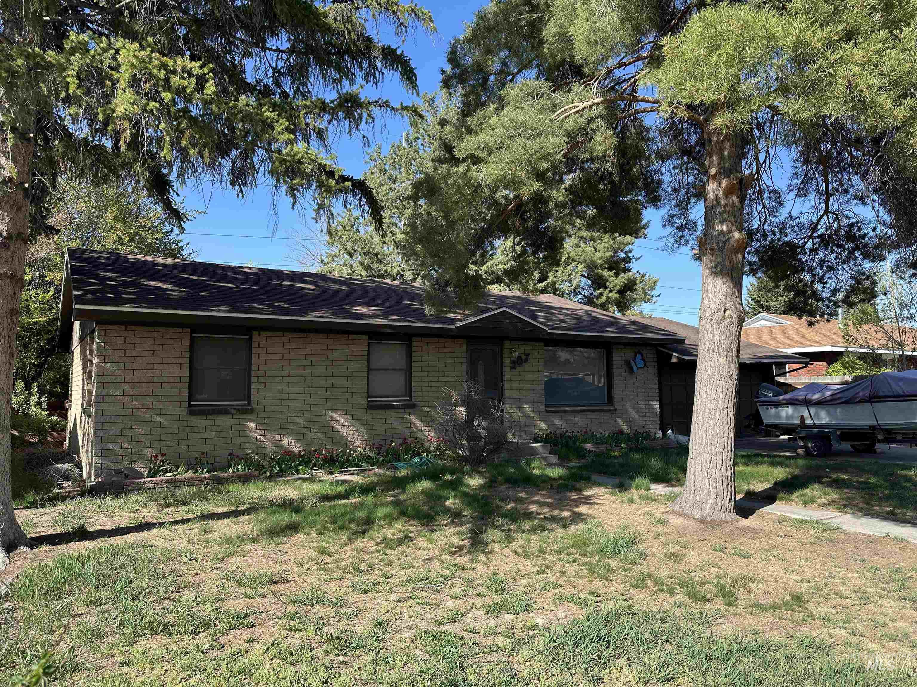 207 Caswell Ave Property Photo 1