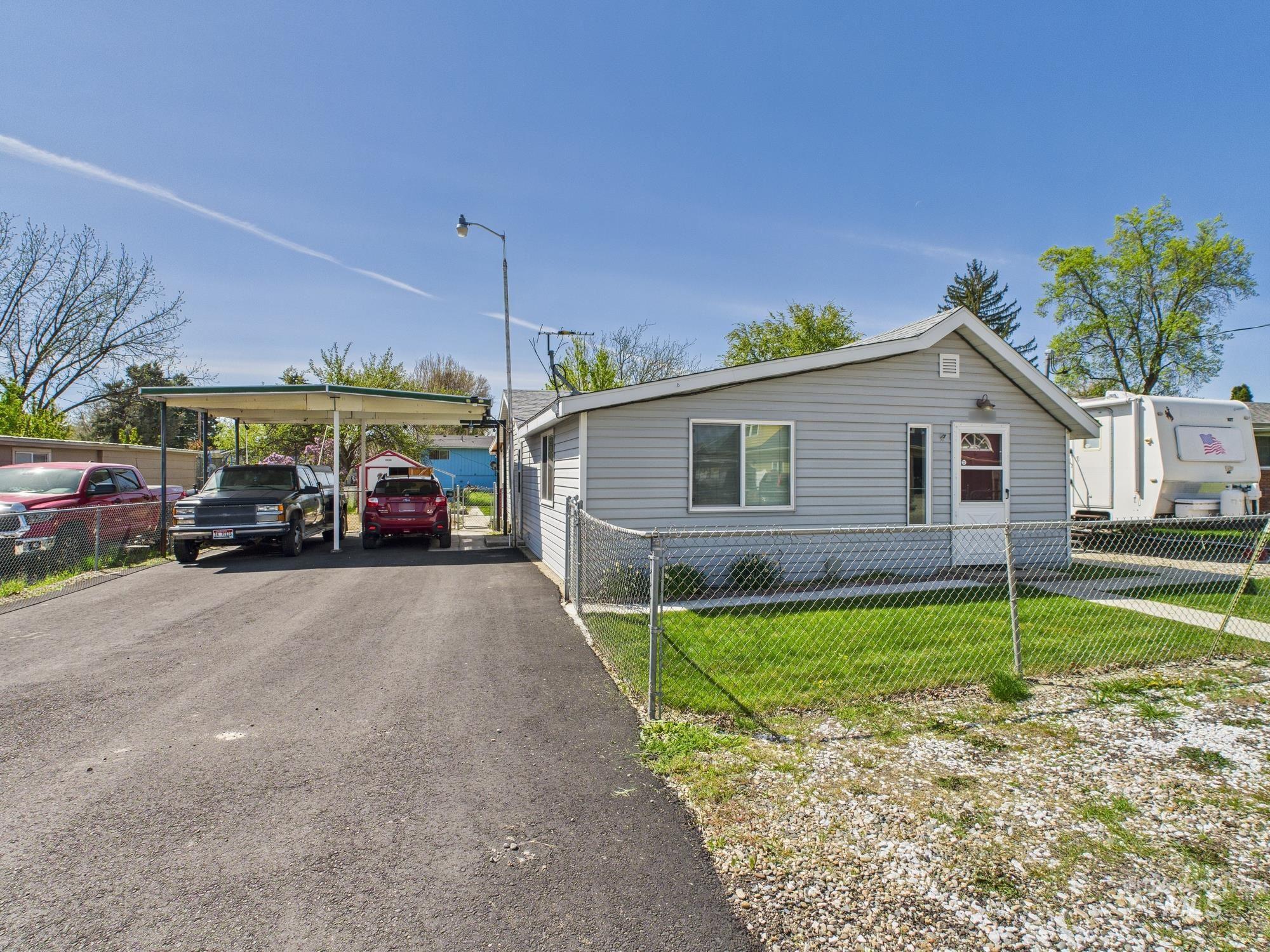 1103 E Phillips Property Photo