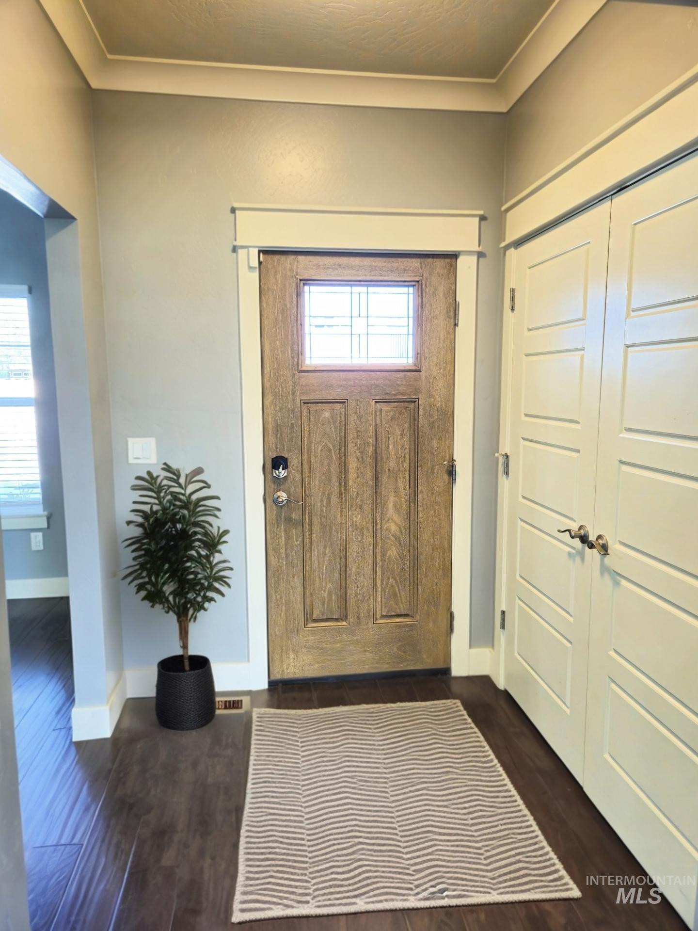 513 Pioneer Path Property Photo 3