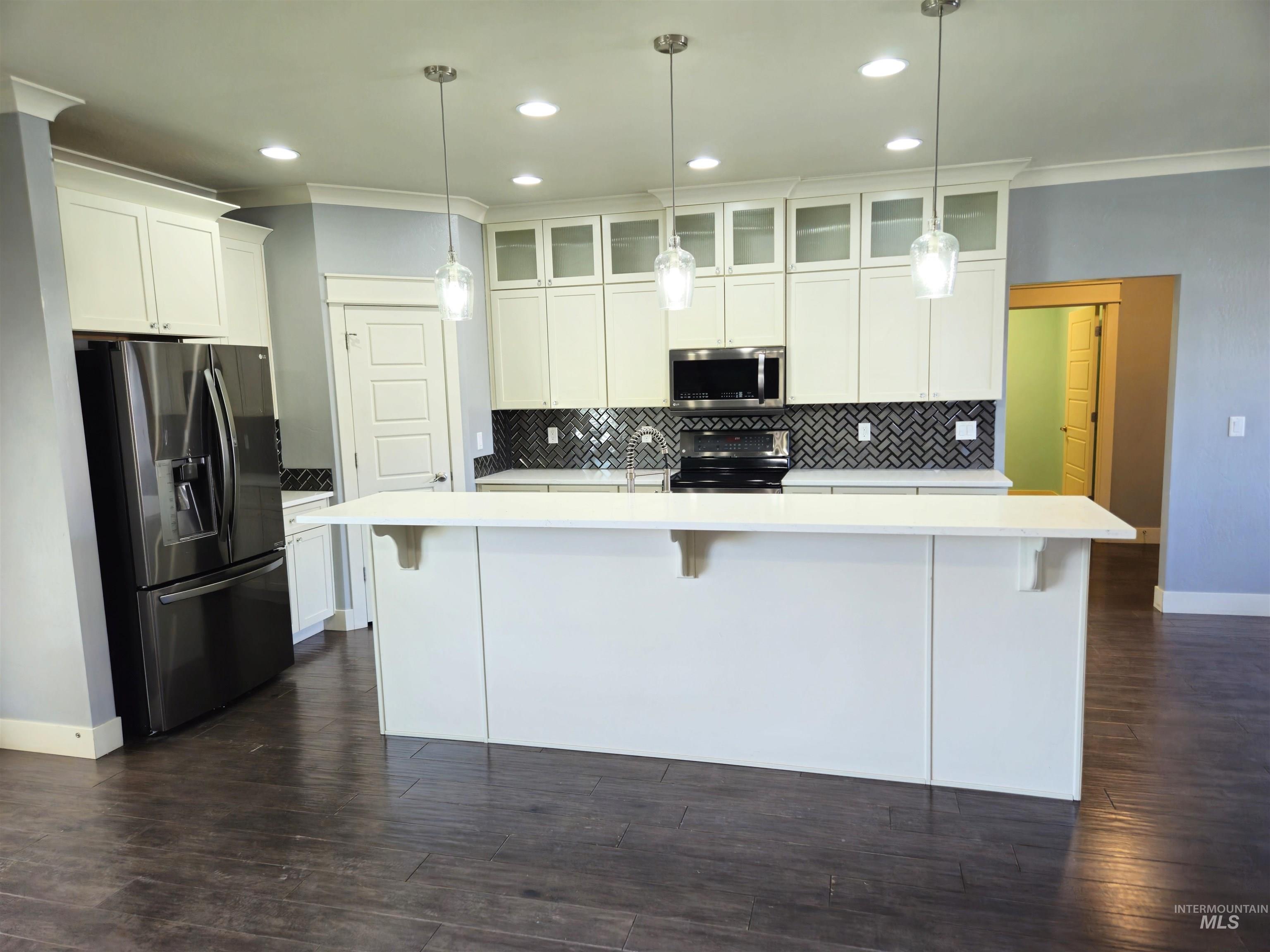 513 Pioneer Path Property Photo 4