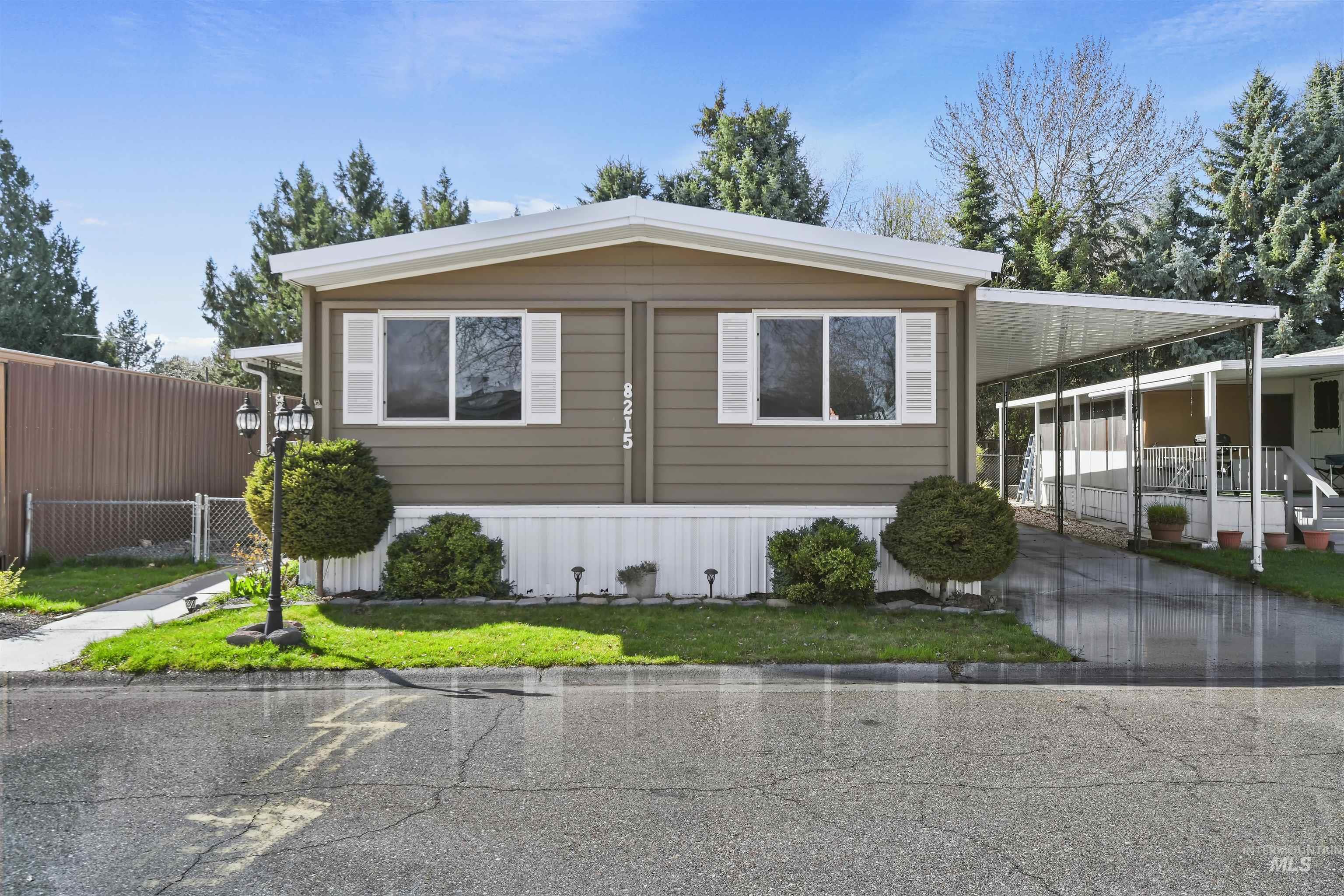 8215 W Appomattox Ln Property Photo 1