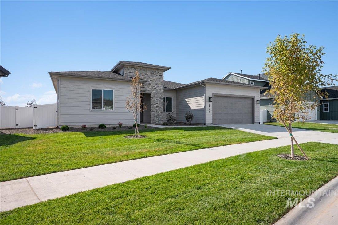 8652 Wingspread Way Property Photo 1