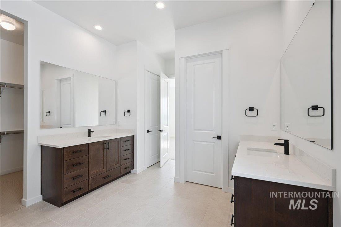 8652 Wingspread Way Property Photo 11