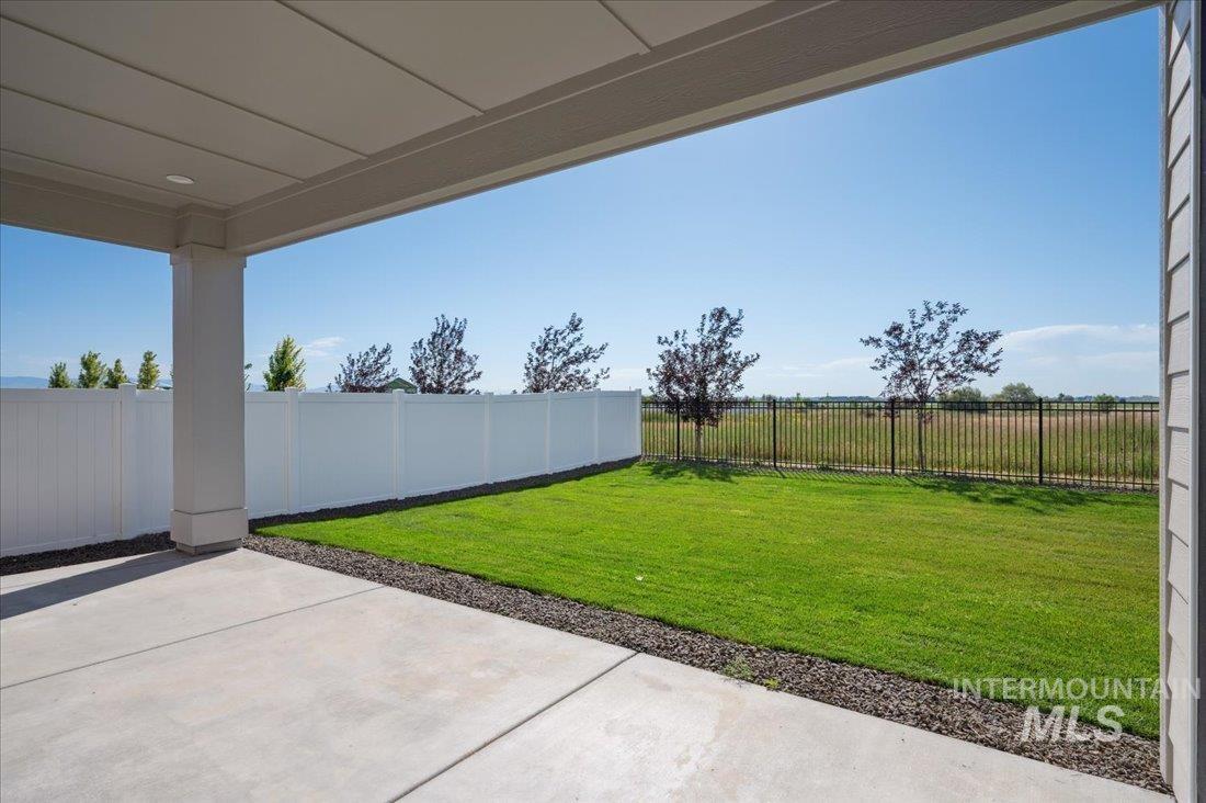 8652 Wingspread Way Property Photo 14