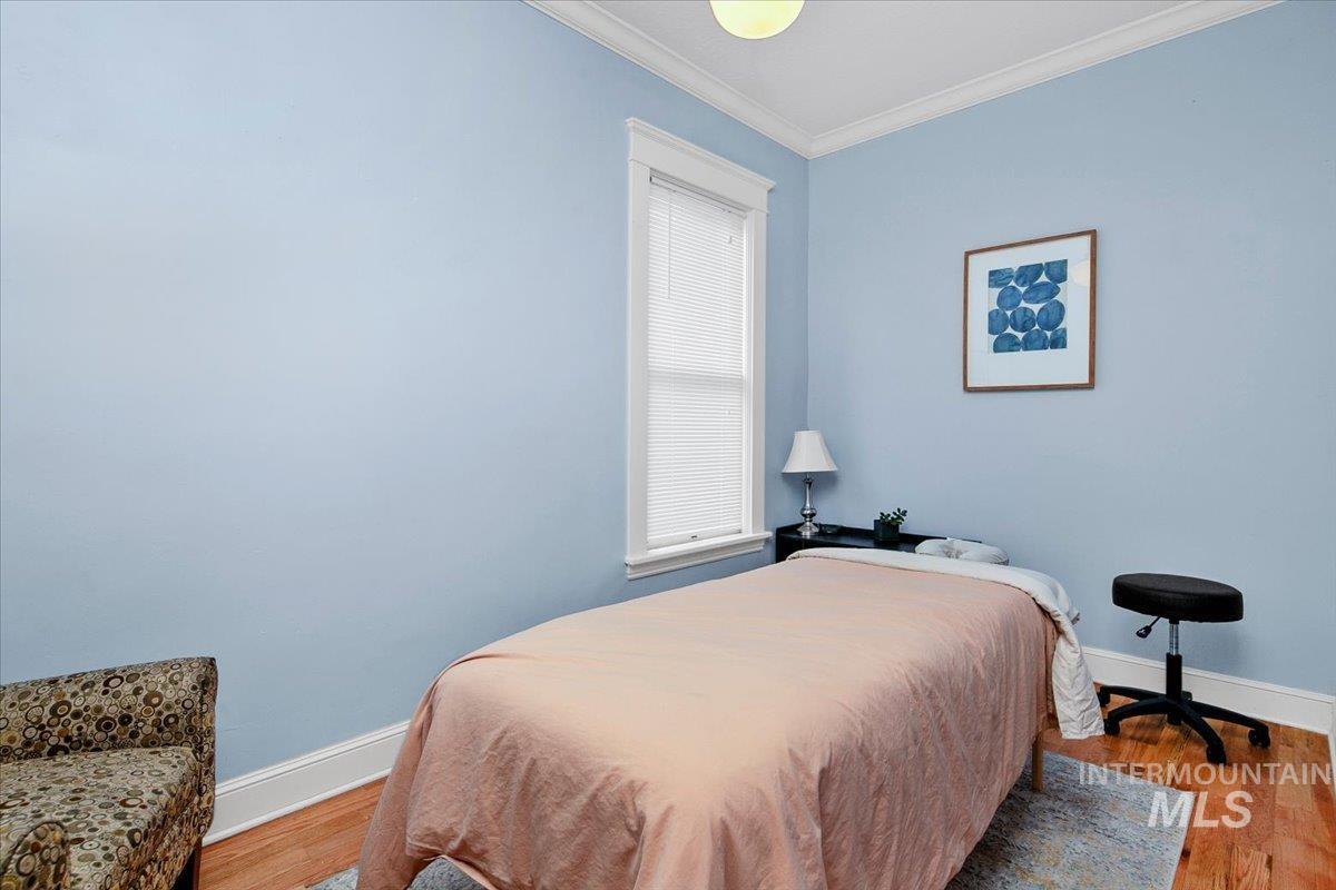 1010 W Hays St Property Photo 12