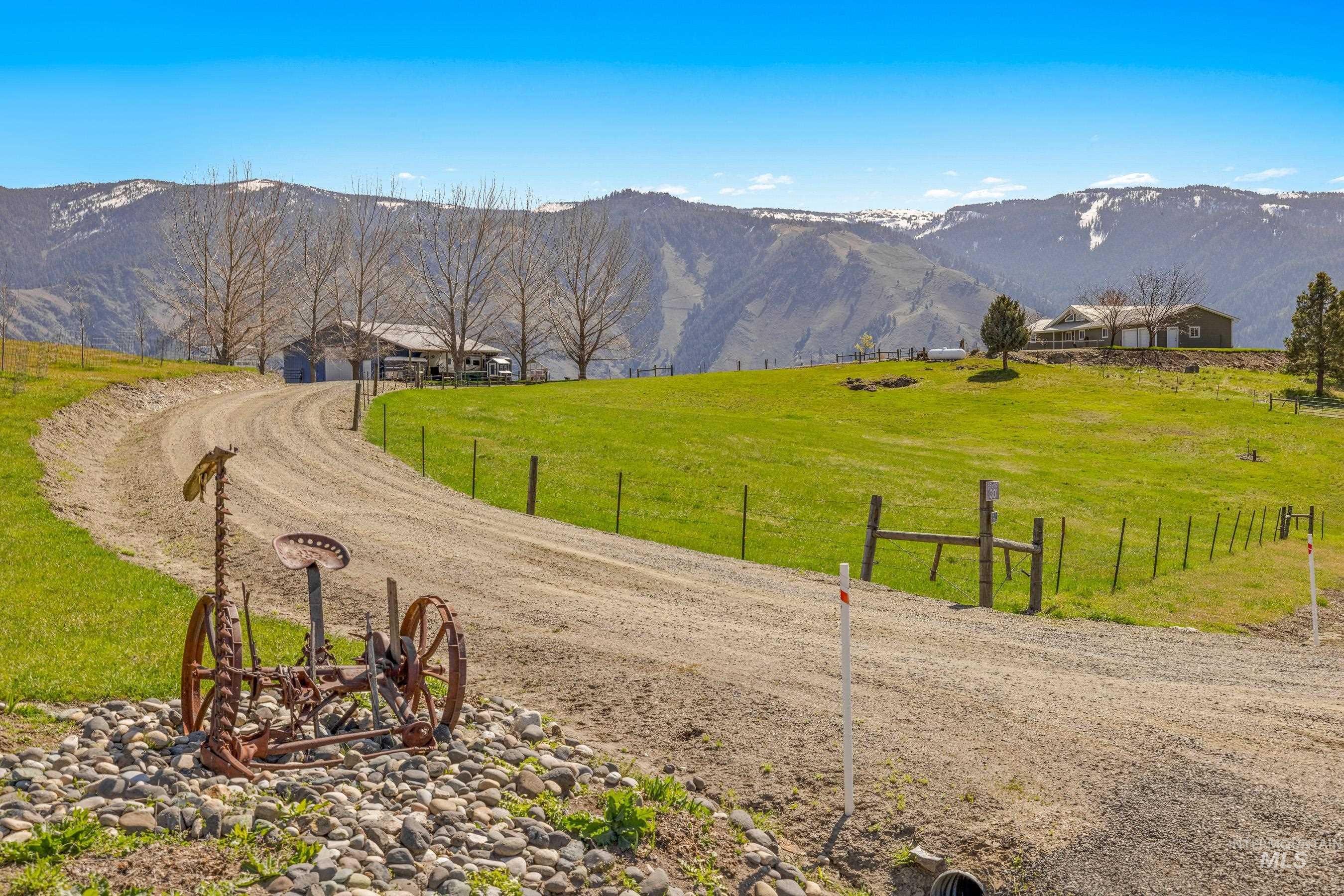 584 Whitewater Wilderness Drive Property Photo 2