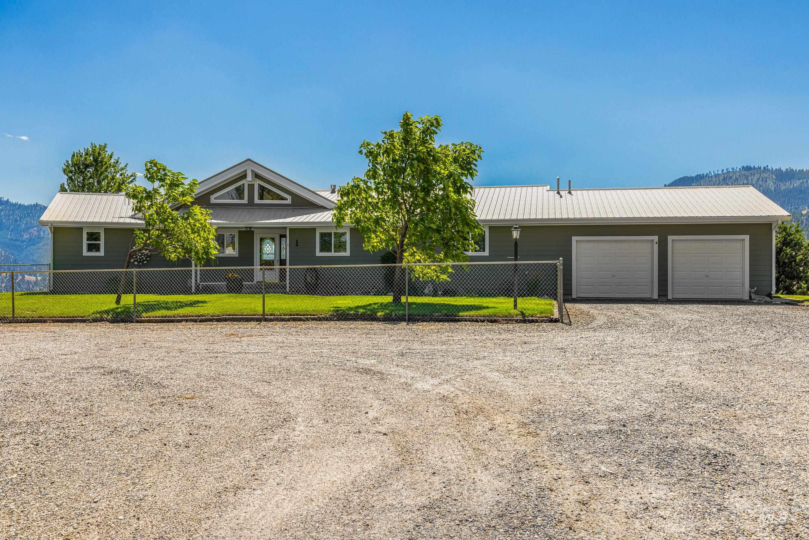 584 Whitewater Wilderness Drive Property Photo 4