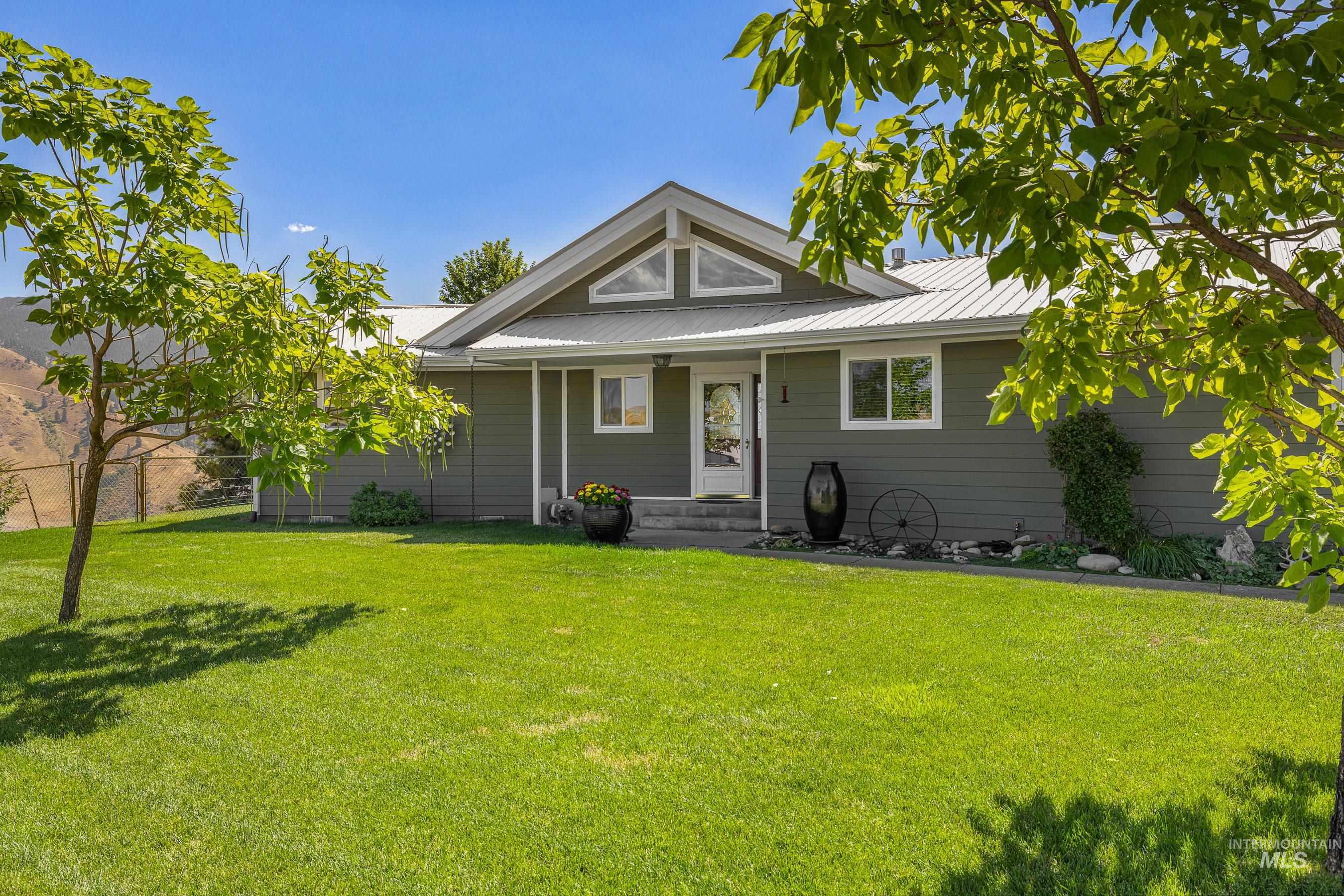 584 Whitewater Wilderness Drive Property Photo 5