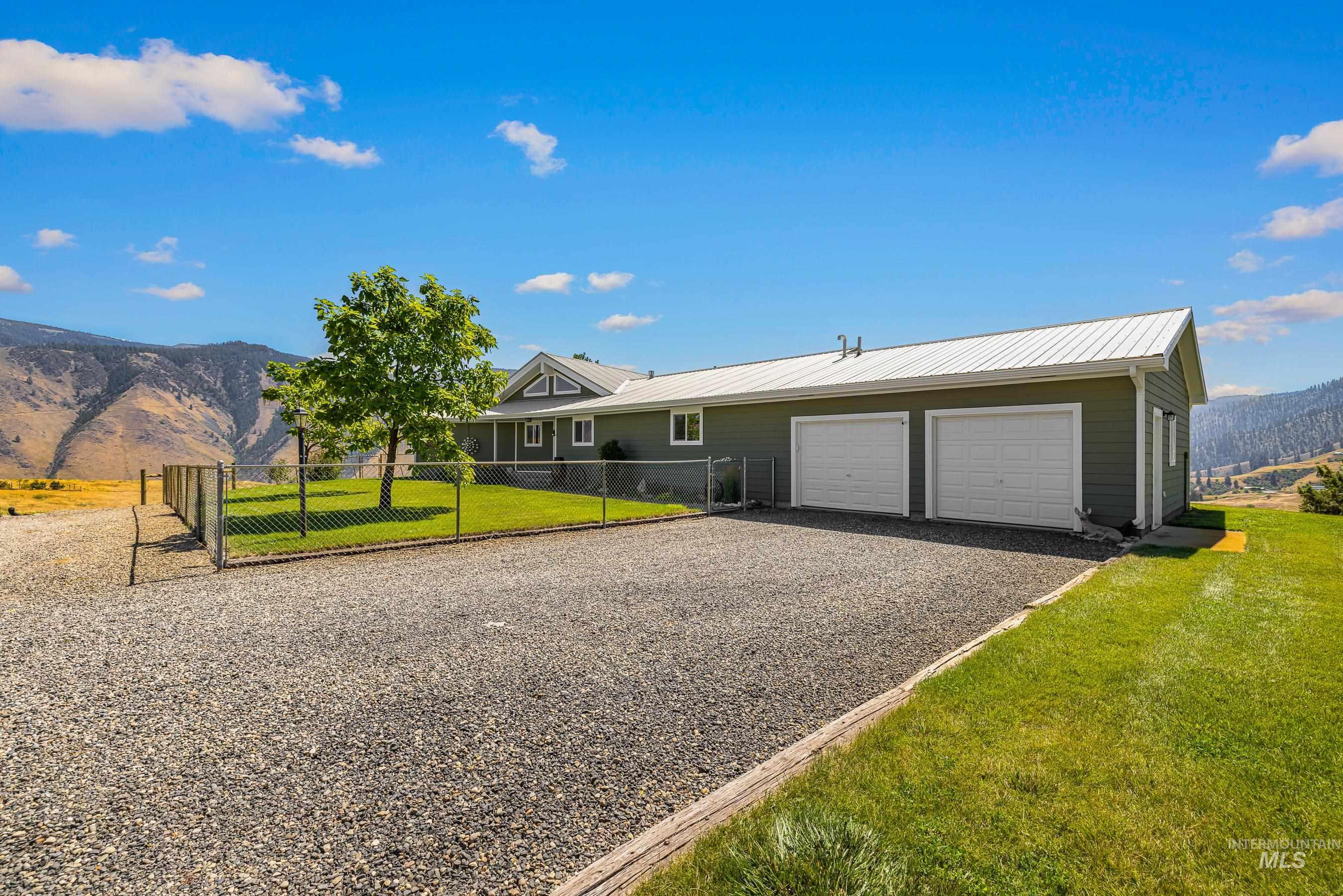 584 Whitewater Wilderness Drive Property Photo 7