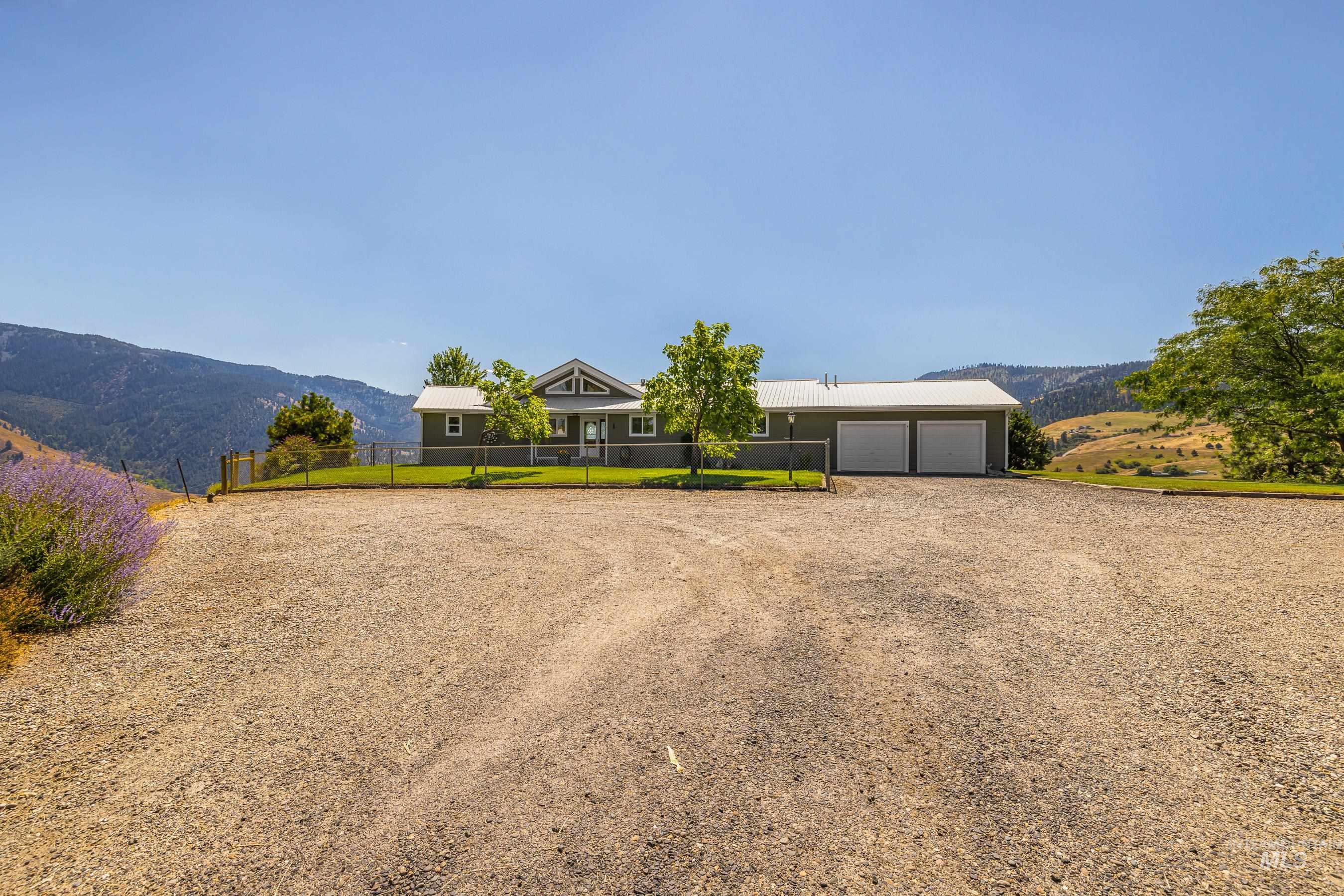 584 Whitewater Wilderness Drive Property Photo 8