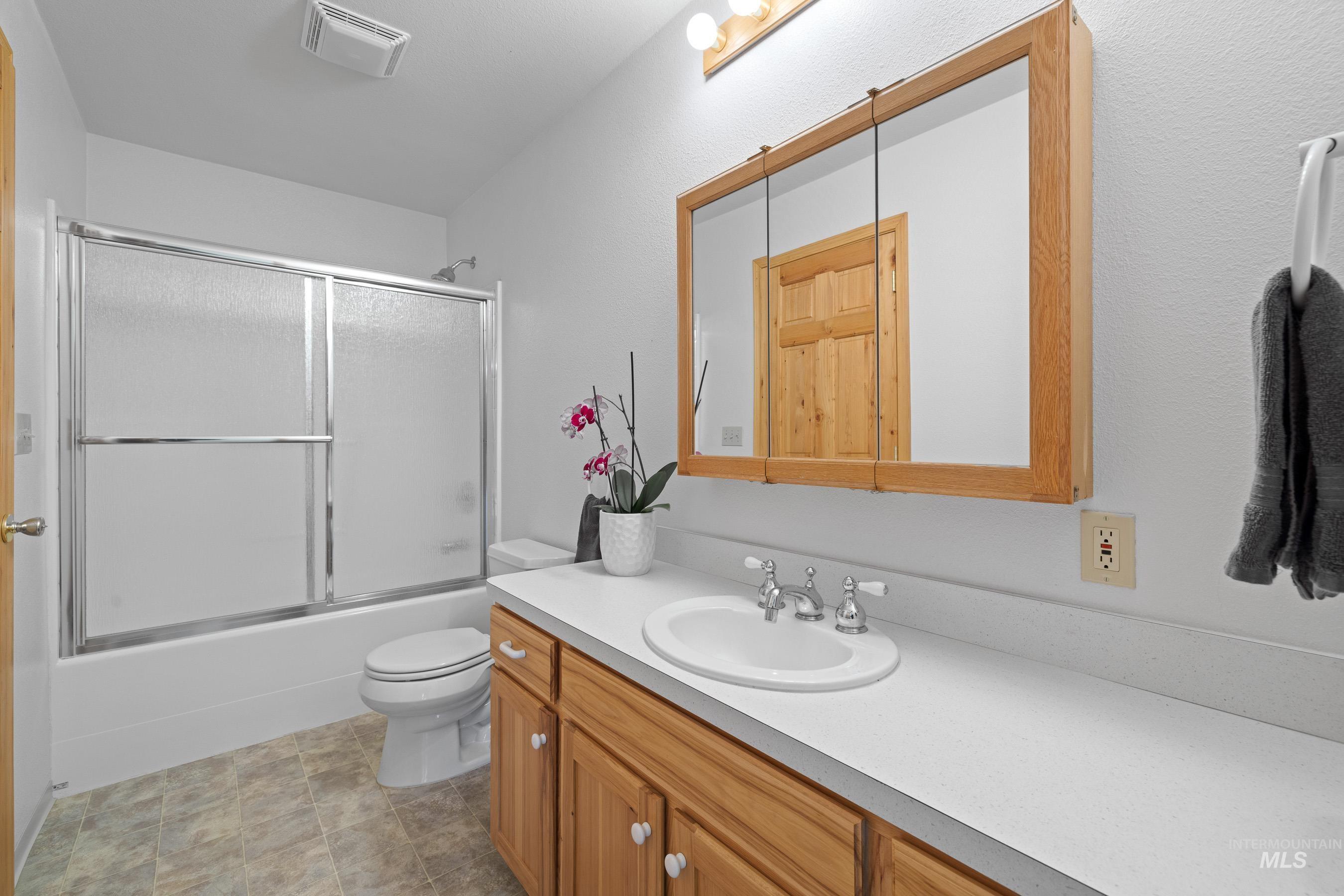 584 Whitewater Wilderness Drive Property Photo 32