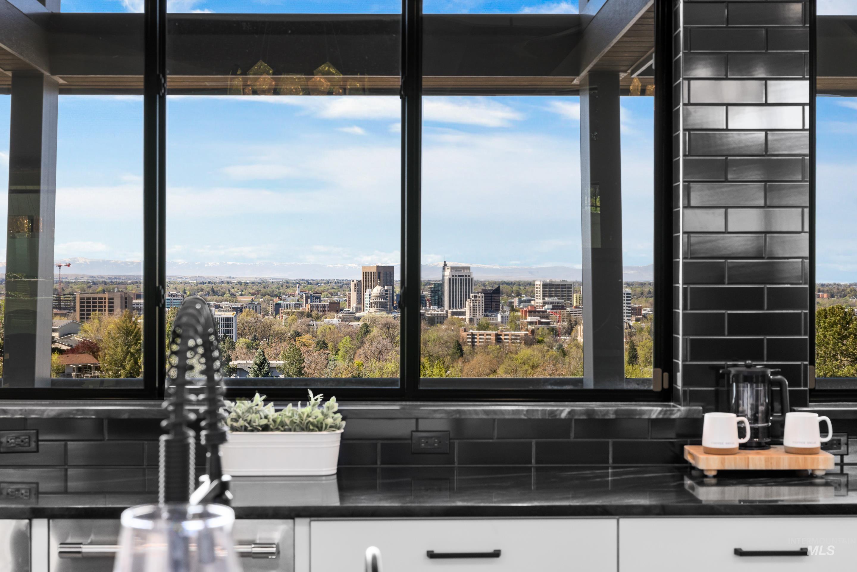 146 W Skylark Drive Property Photo 10