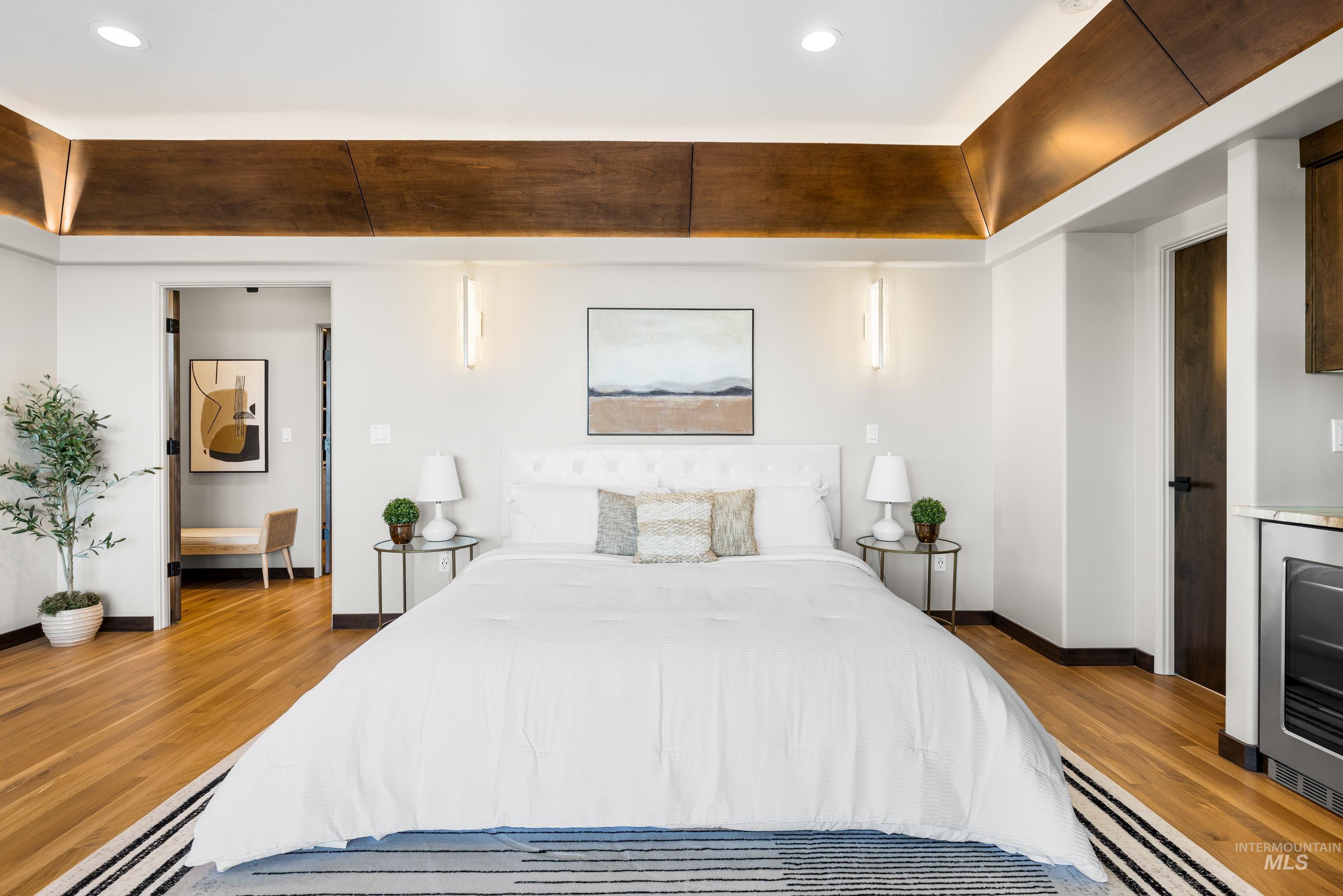 146 W Skylark Drive Property Photo 19