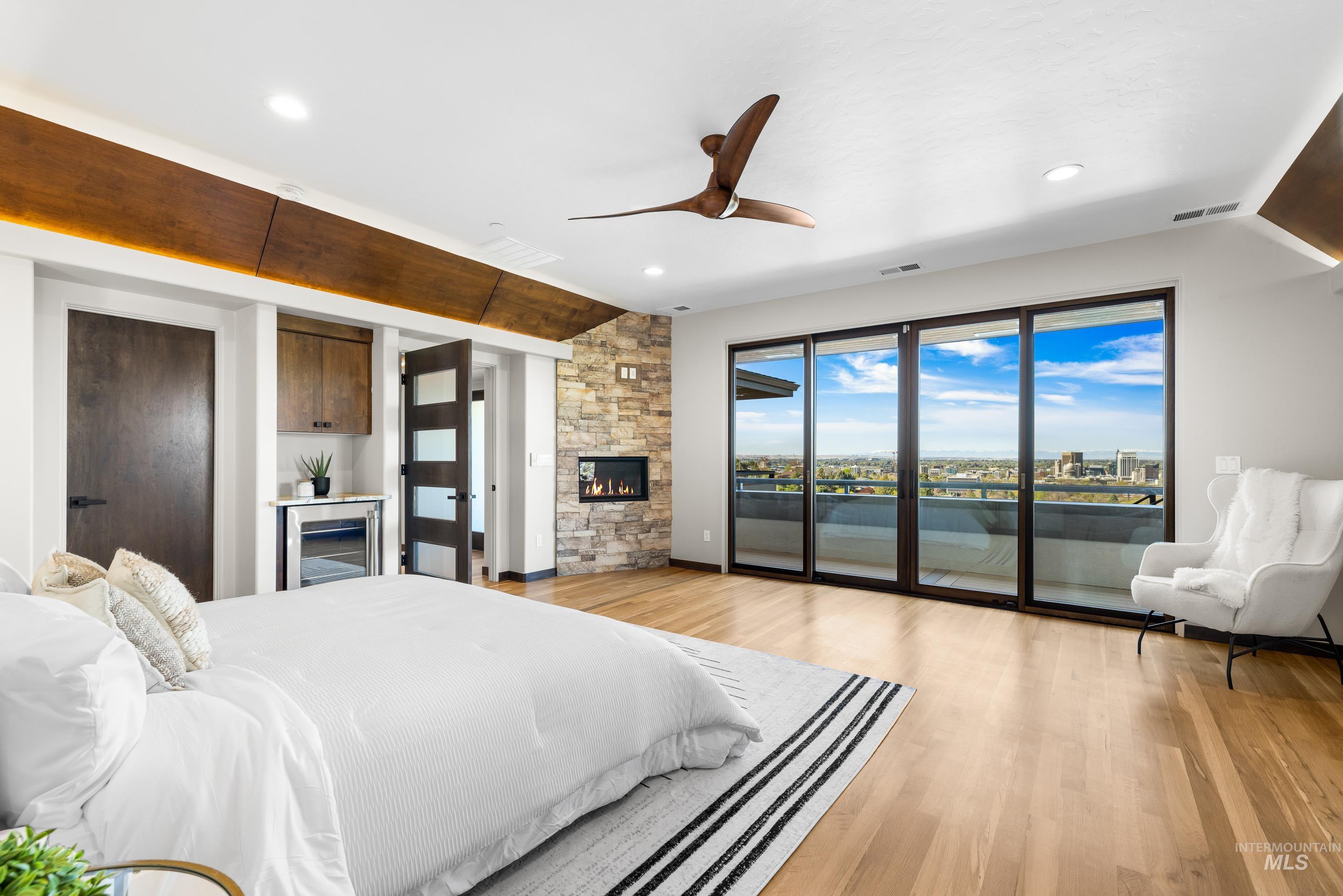 146 W Skylark Drive Property Photo 21