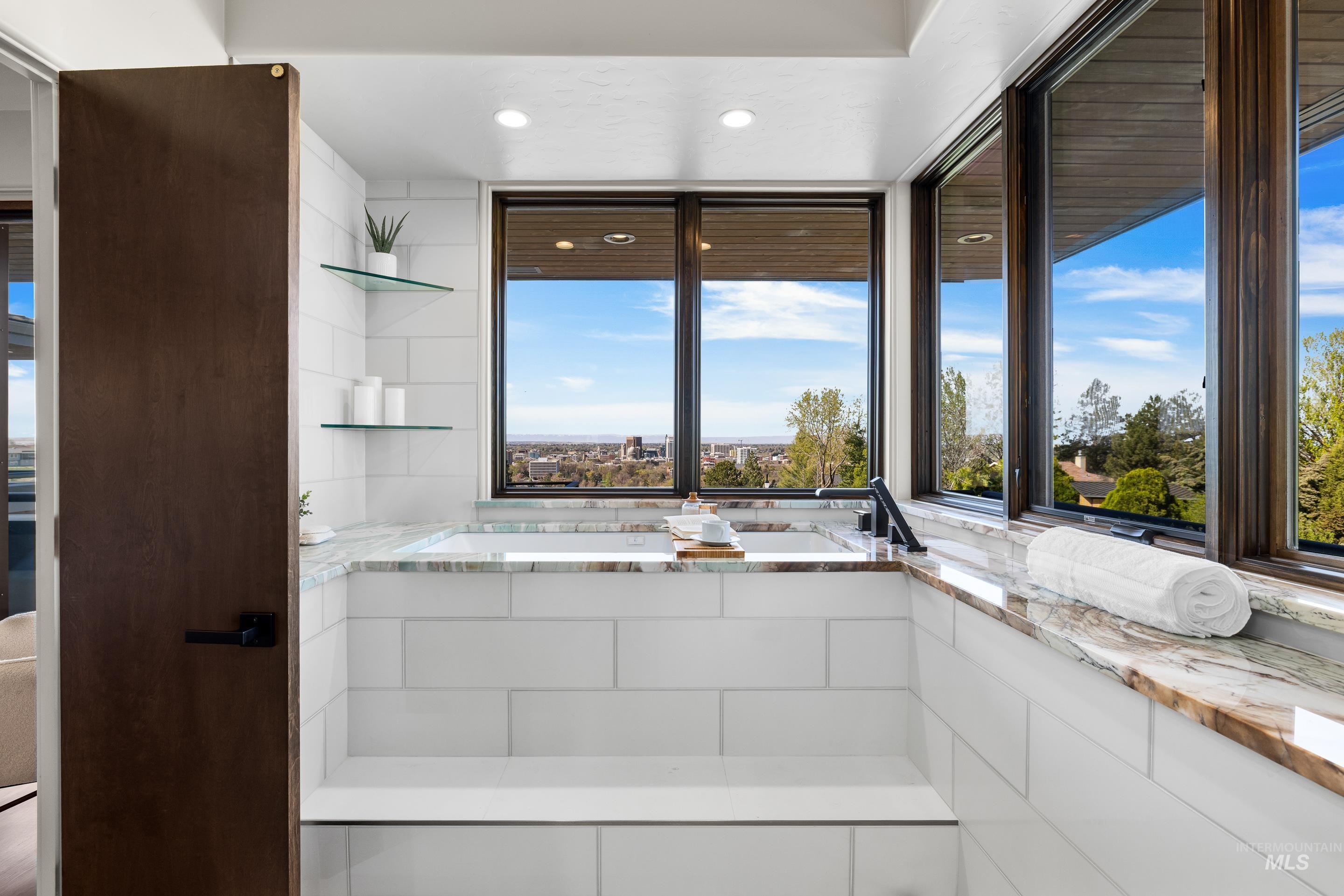 146 W Skylark Drive Property Photo 26