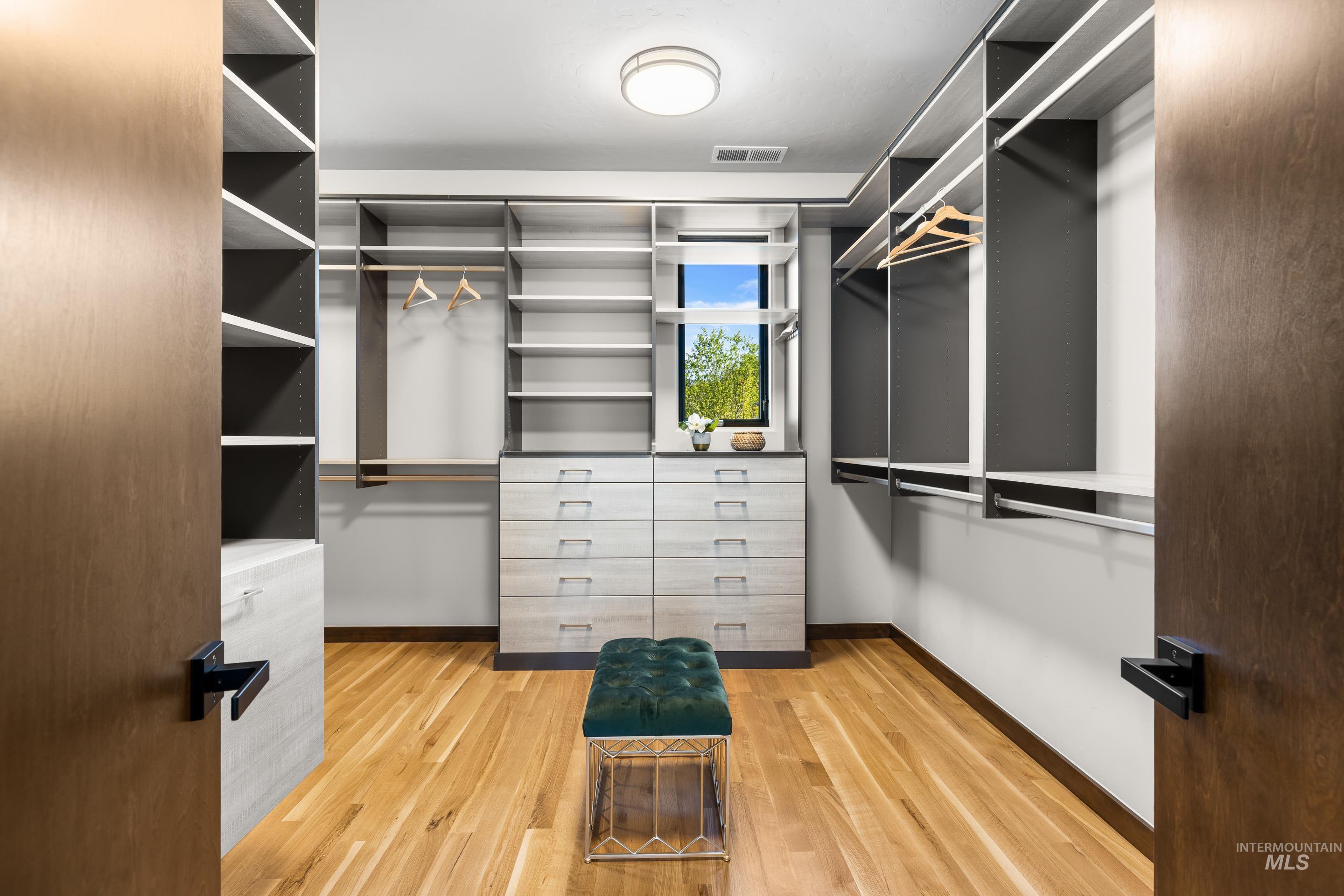 146 W Skylark Drive Property Photo 28