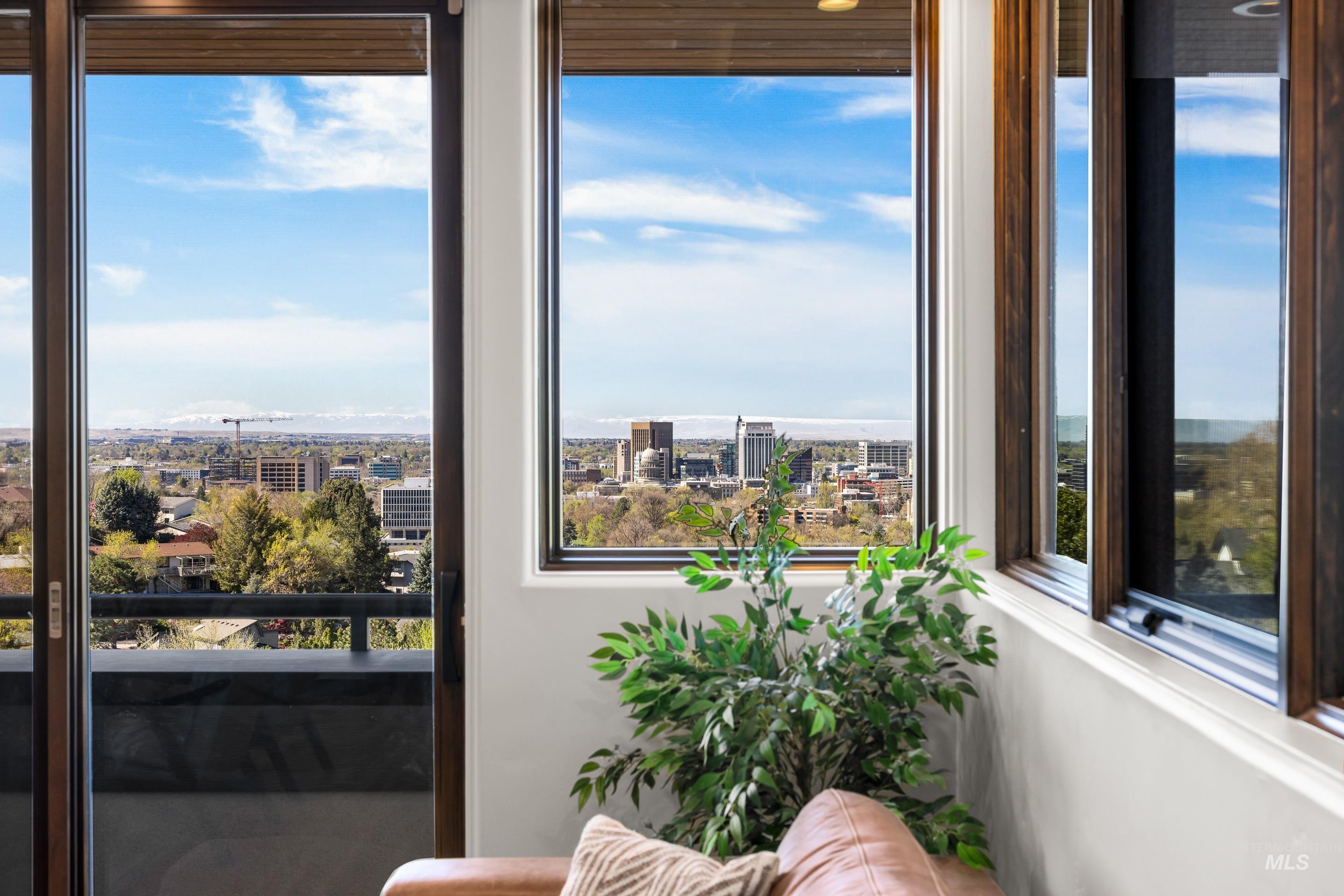 146 W Skylark Drive Property Photo 30