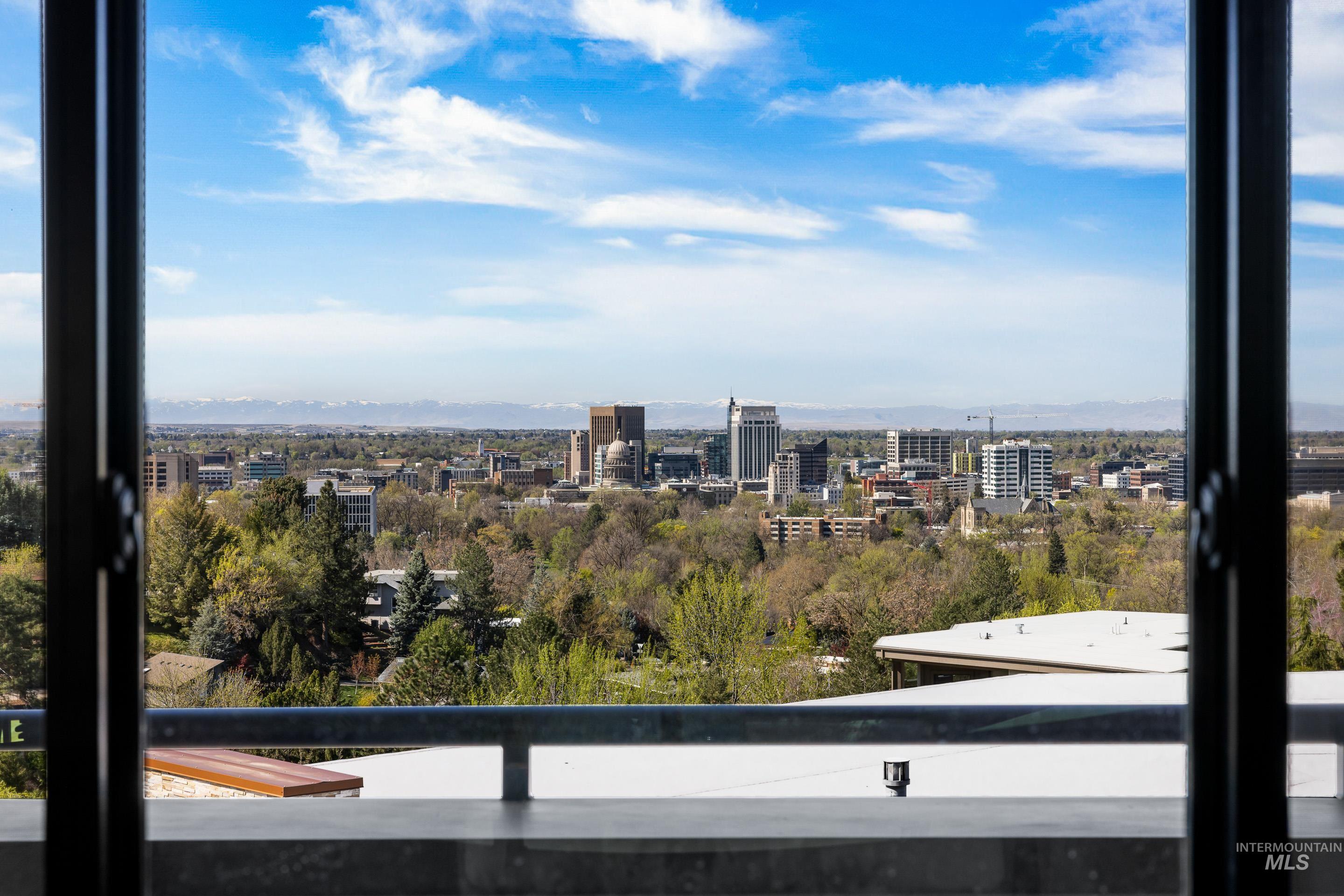 146 W Skylark Drive Property Photo 31