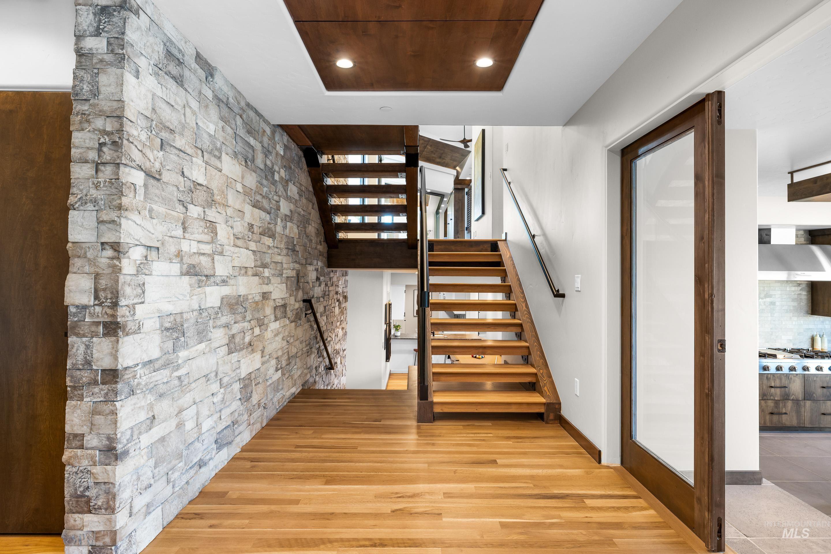 146 W Skylark Drive Property Photo 32