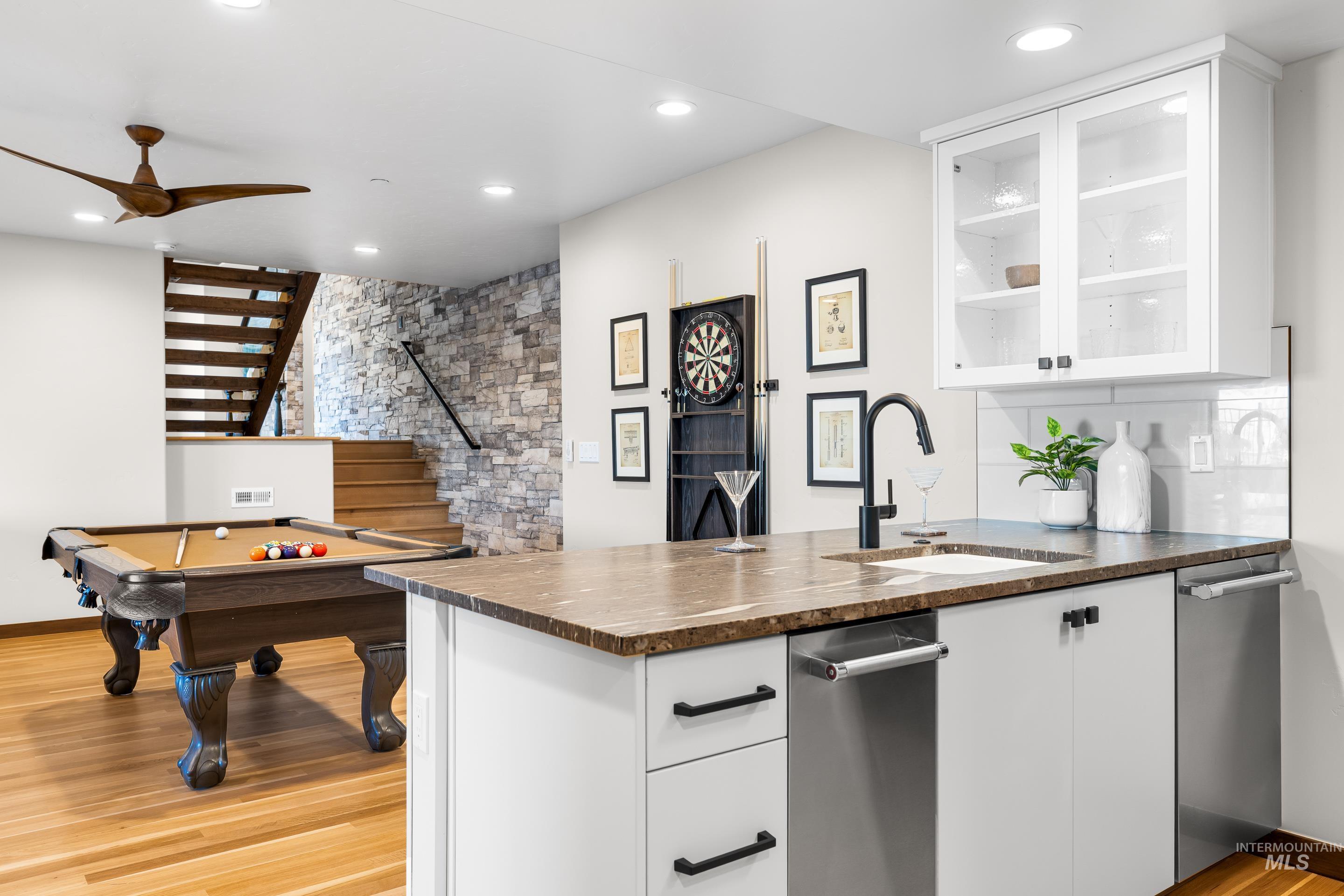 146 W Skylark Drive Property Photo 35