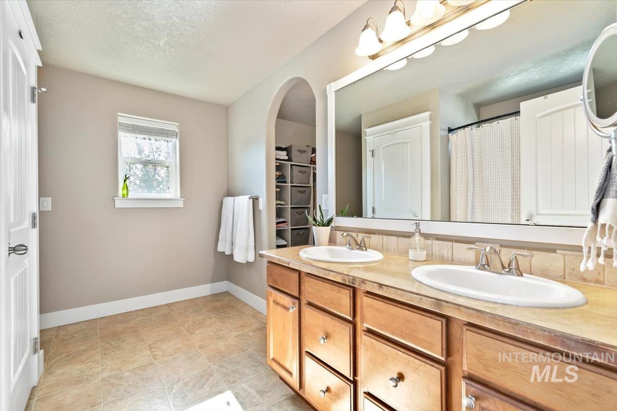326 S Schober Loop Property Photo 22