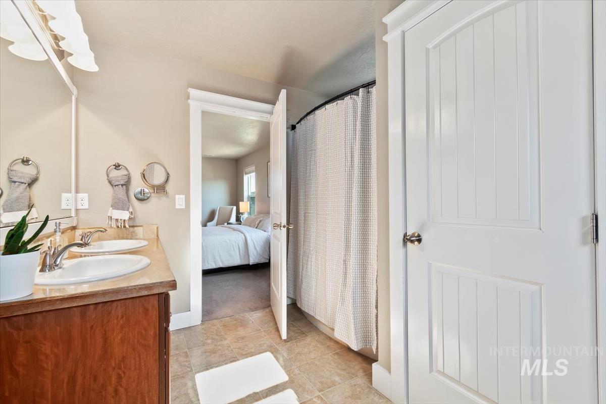 326 S Schober Loop Property Photo 23