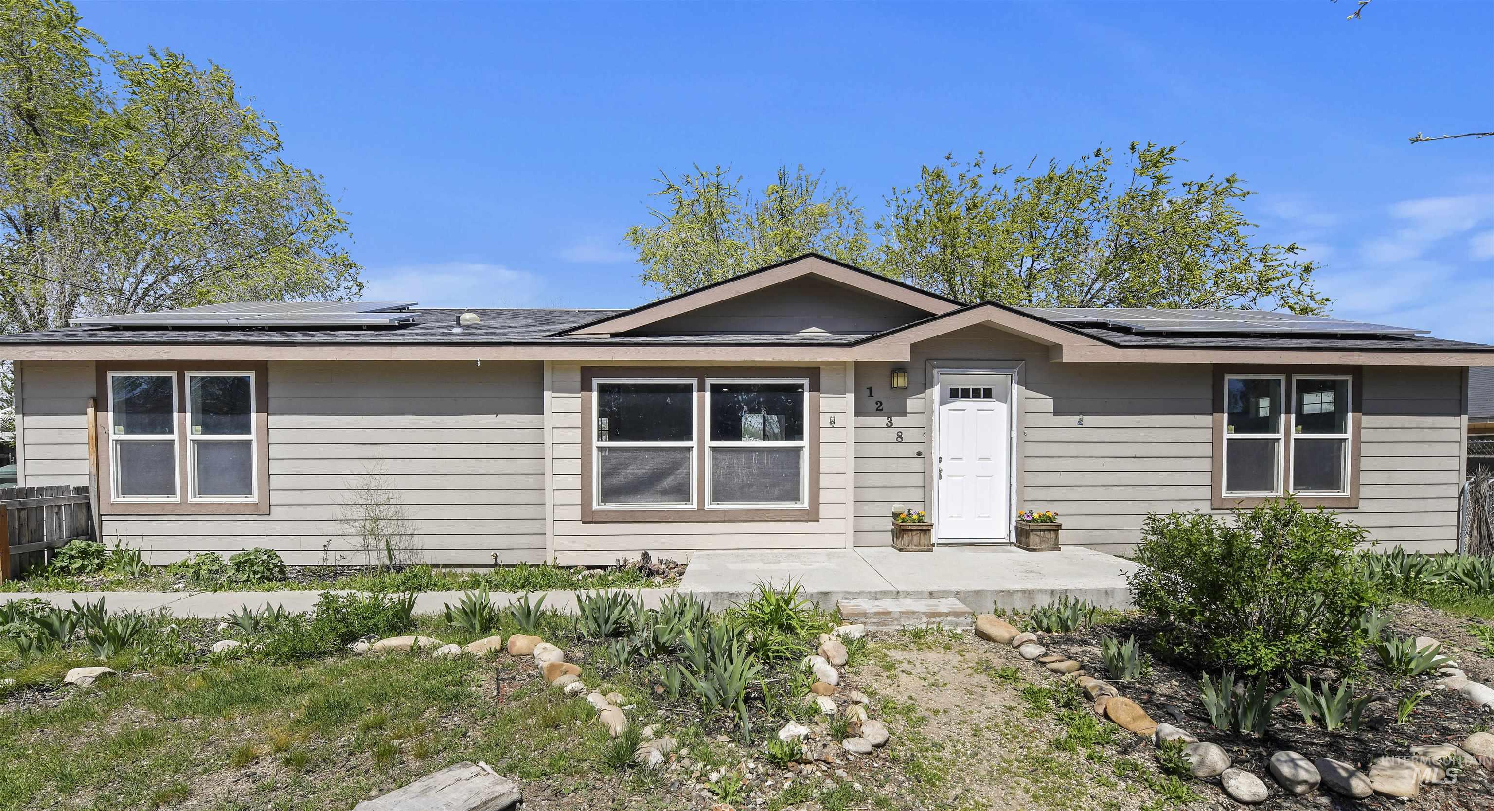 1238 W Owyhee St Property Photo