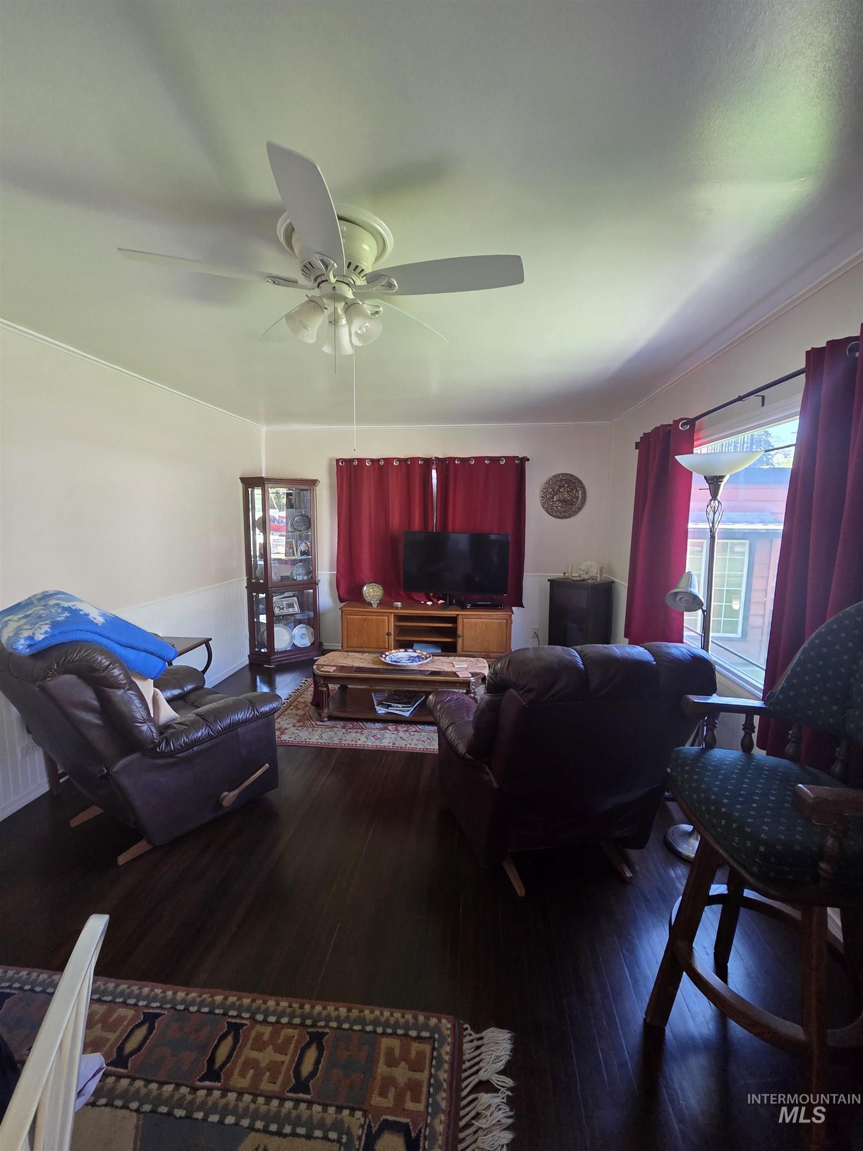 1270 Main Street Property Photo 8