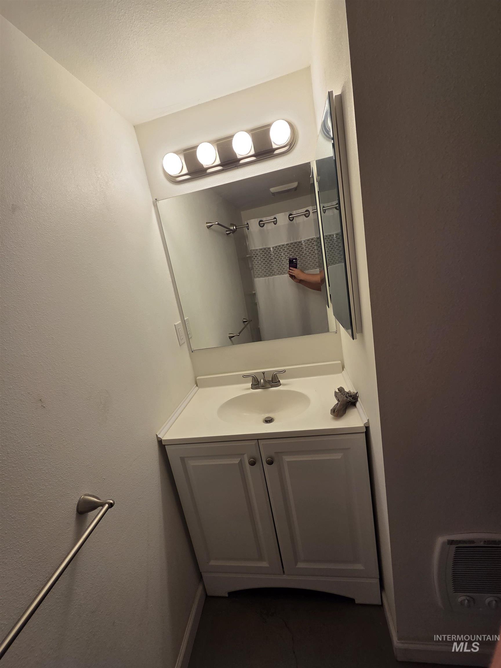 1270 Main Street Property Photo 25