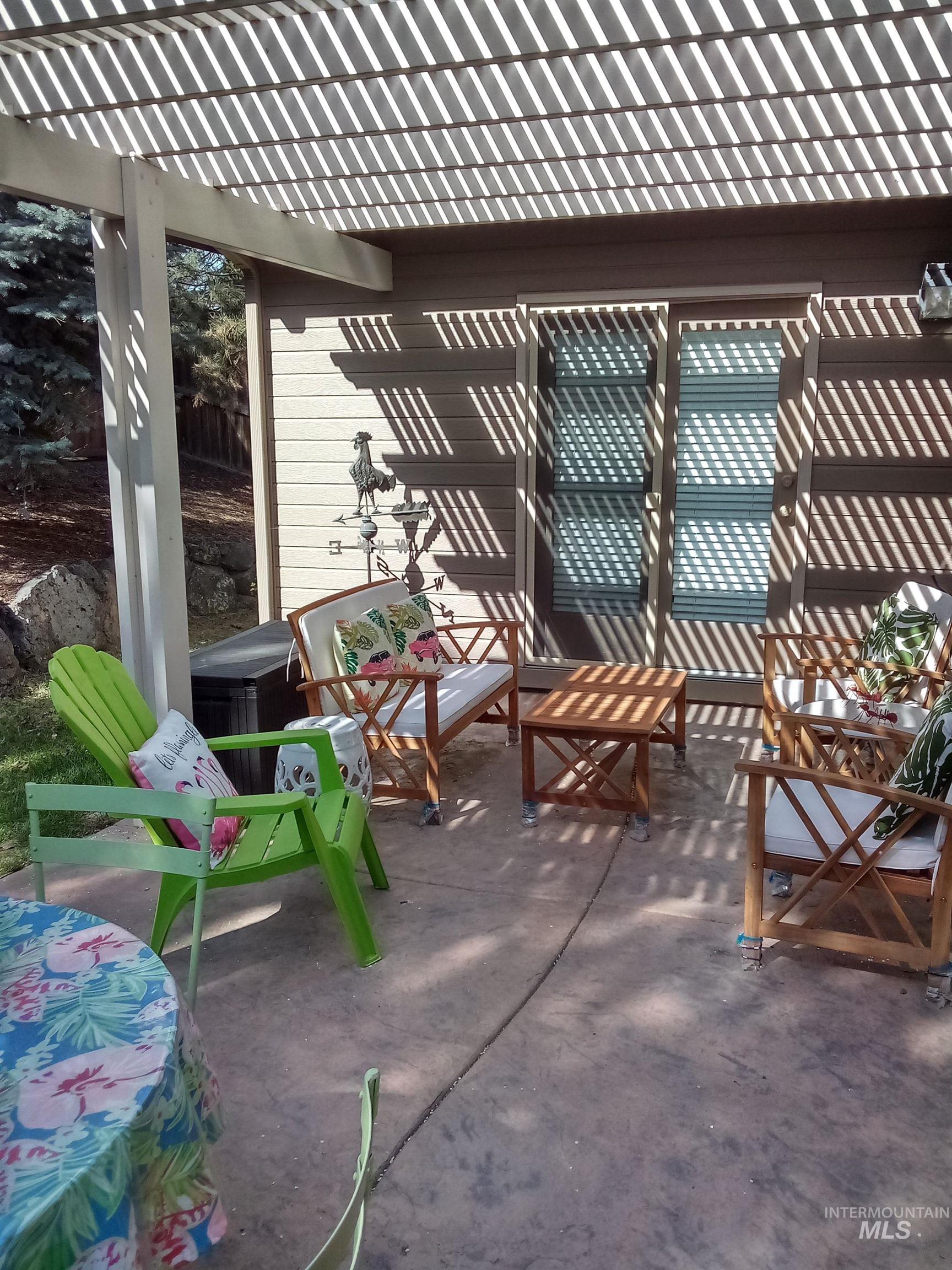 915 E Thunderbird Ct. Property Photo 26
