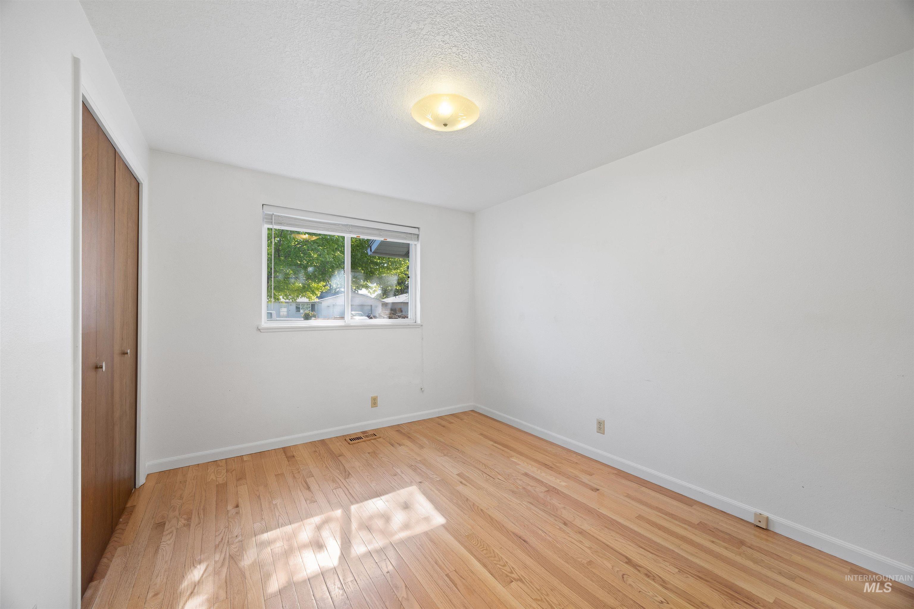 55 S Inverness Dr Property Photo 16