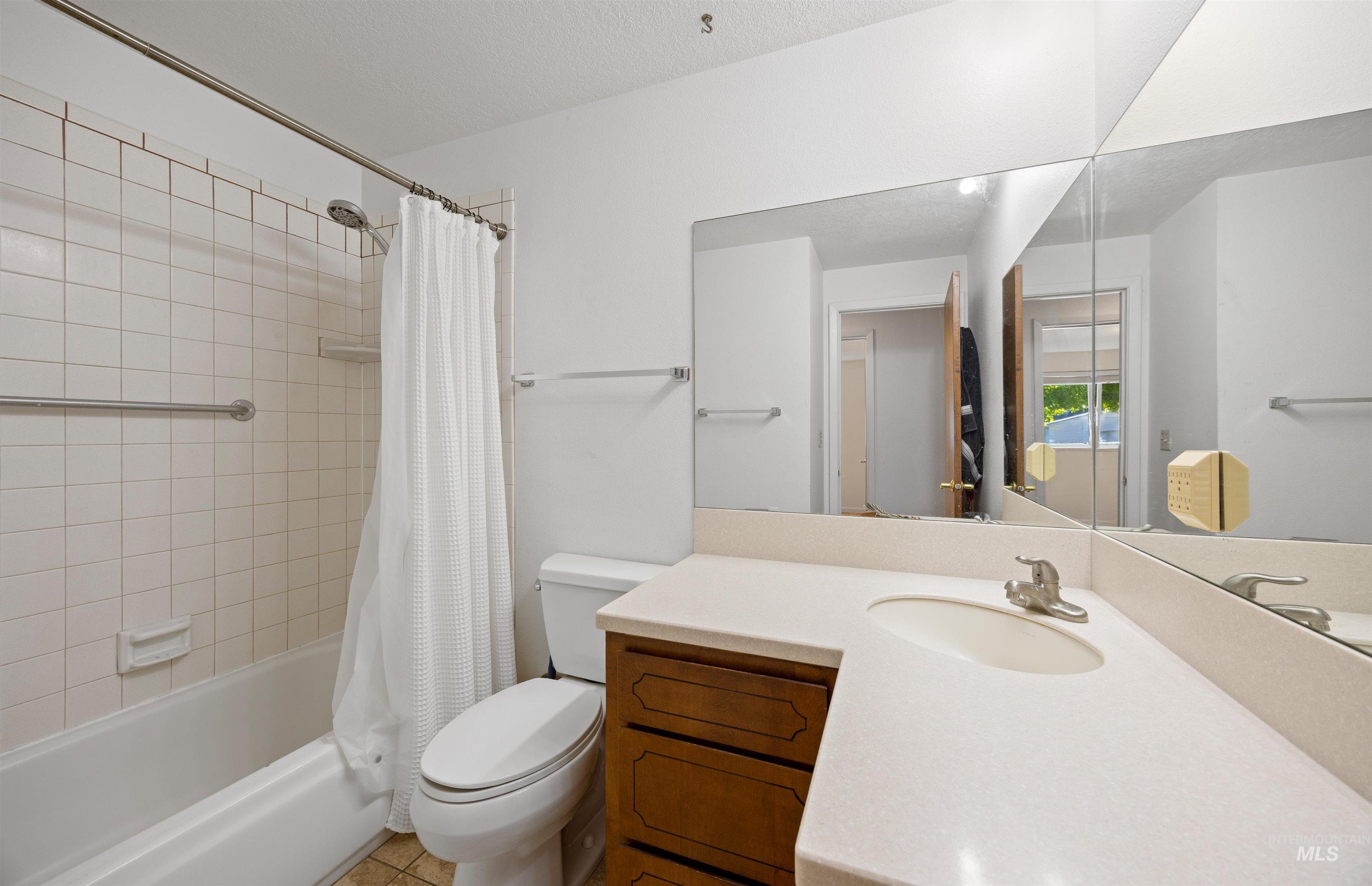 55 S Inverness Dr Property Photo 18