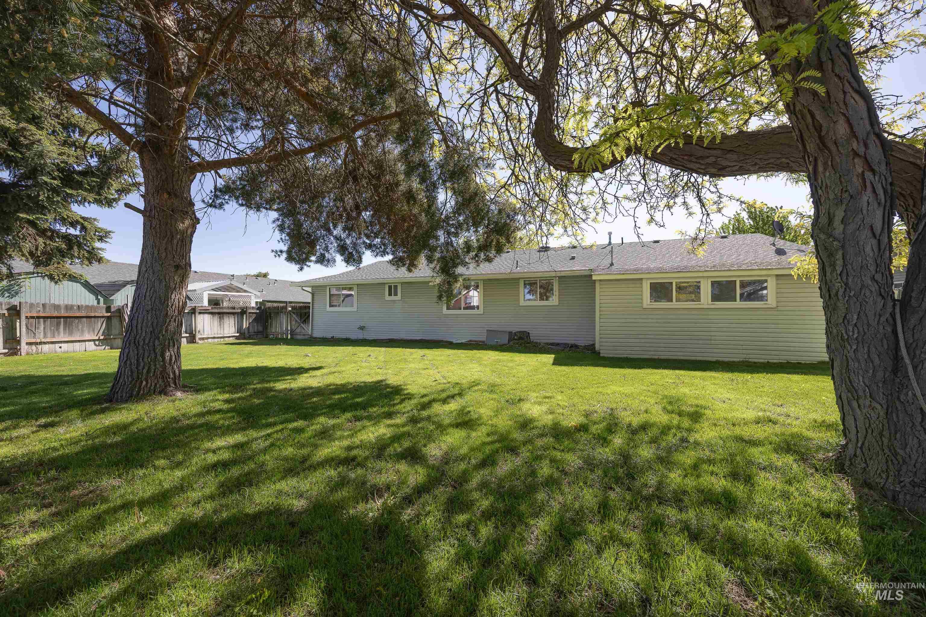 55 S Inverness Dr Property Photo 26