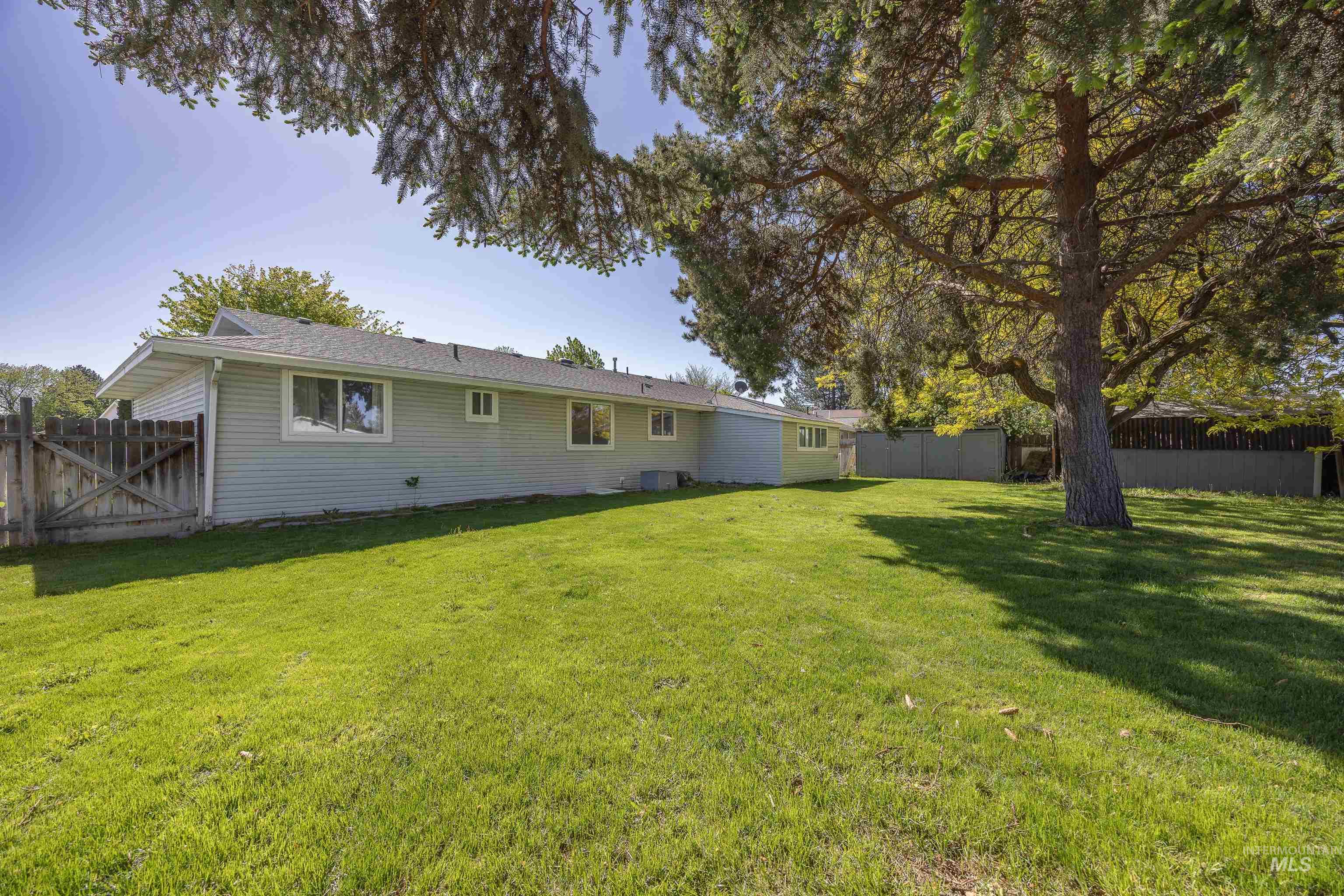 55 S Inverness Dr Property Photo 27