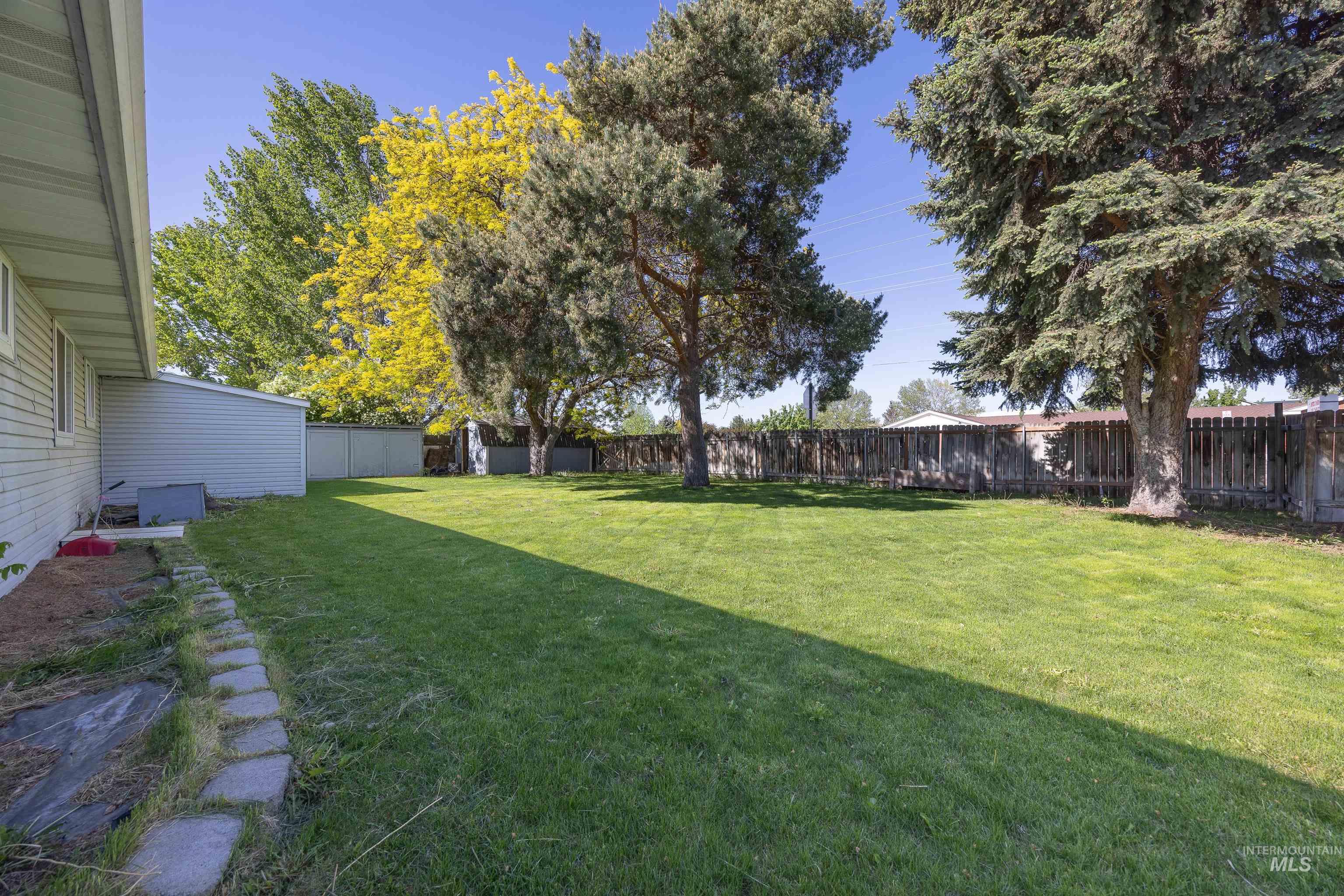 55 S Inverness Dr Property Photo 28
