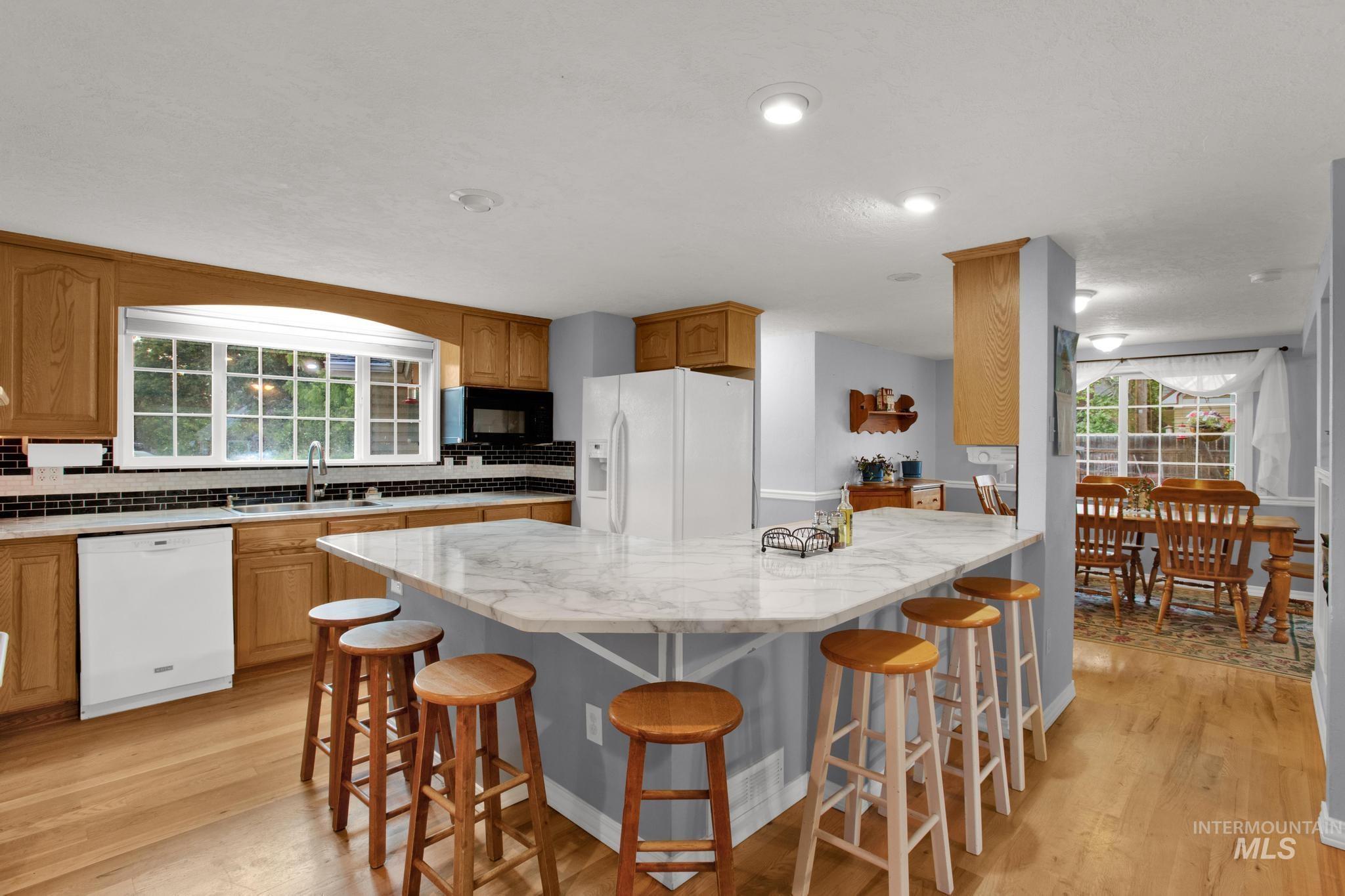 2523 S Kimball Property Photo 5