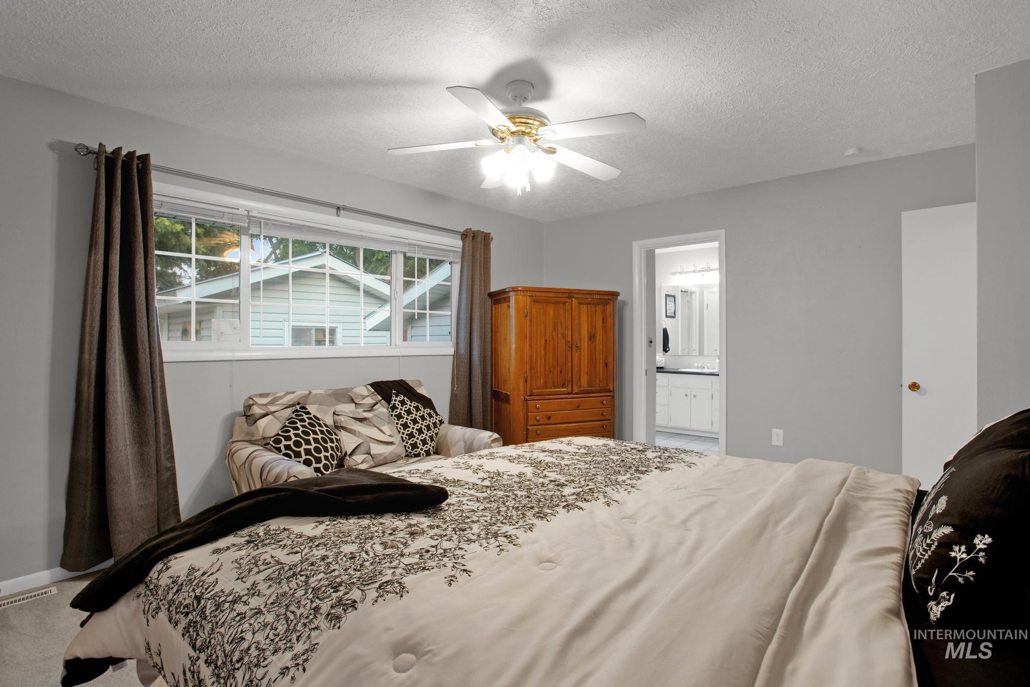 2523 S Kimball Property Photo 9