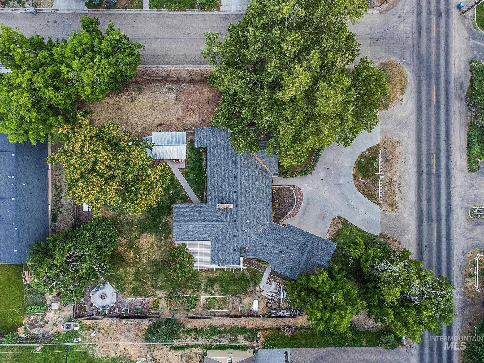 2523 S Kimball Property Photo 17