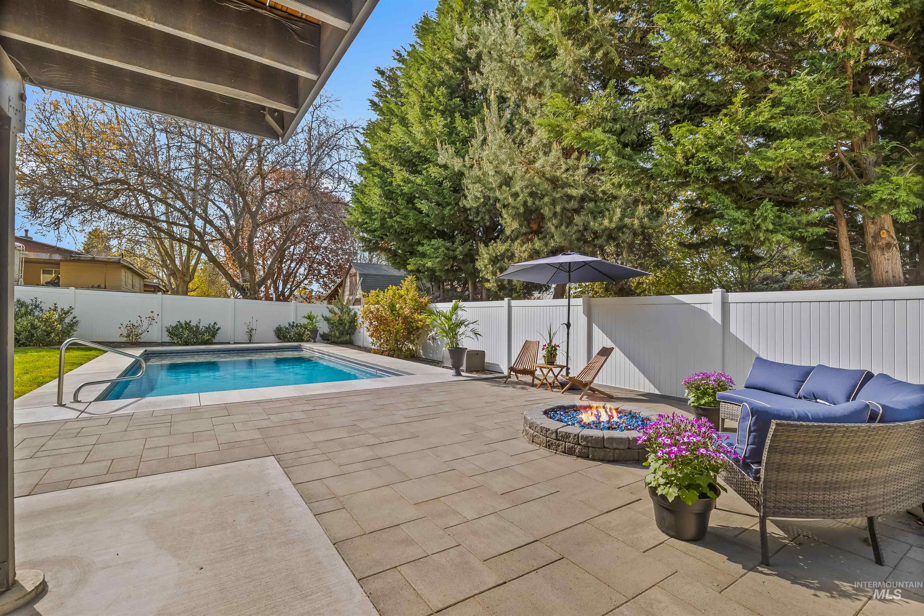 525 Park Ave Property Photo