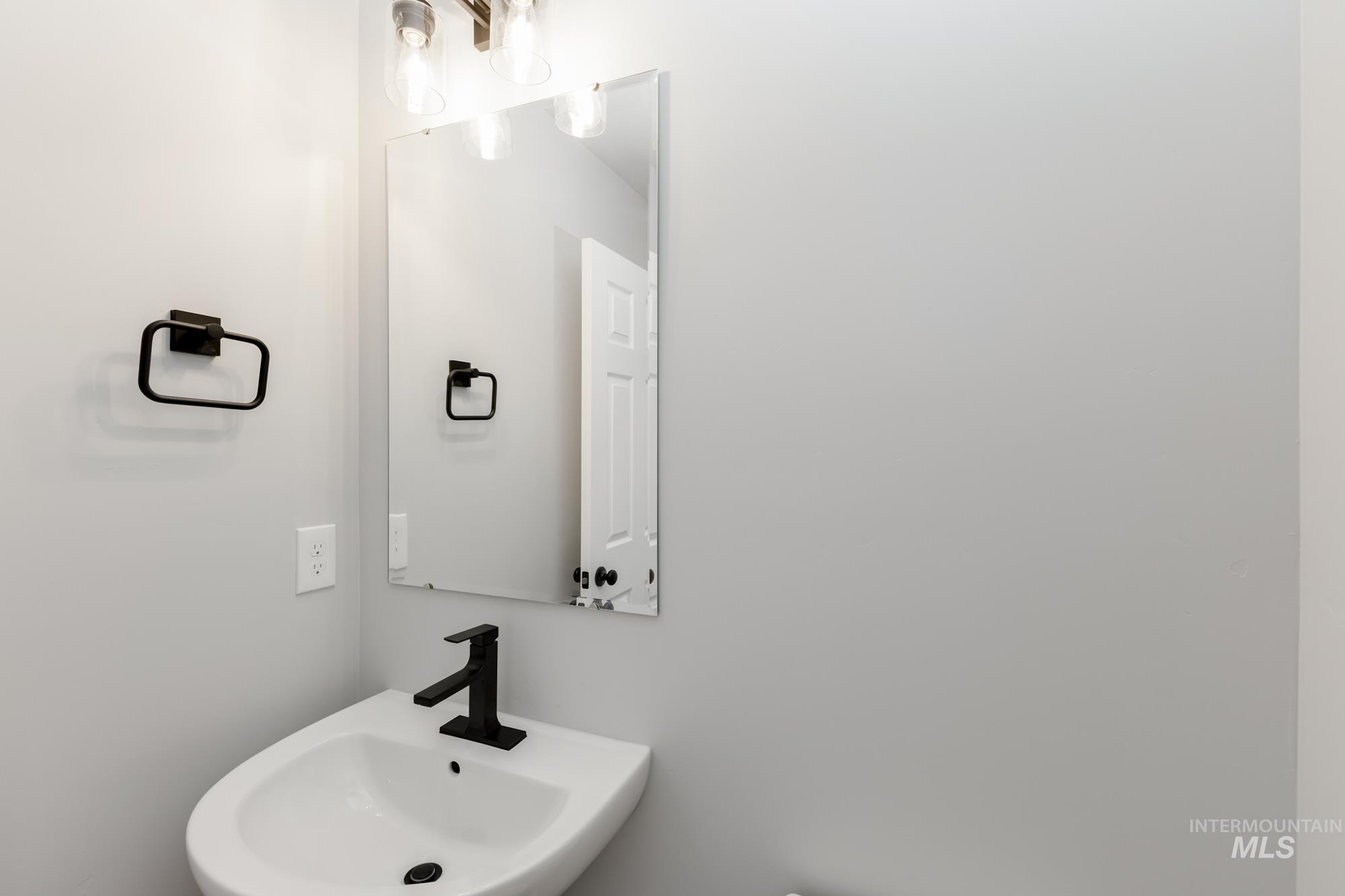 1402 Silver Valley Ct Property Photo 9