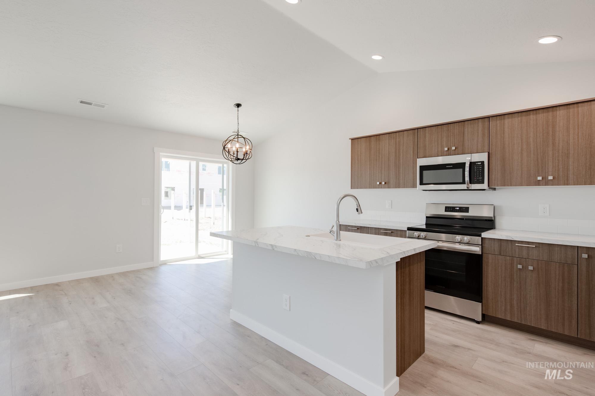 11093 Canvas St Property Photo 4