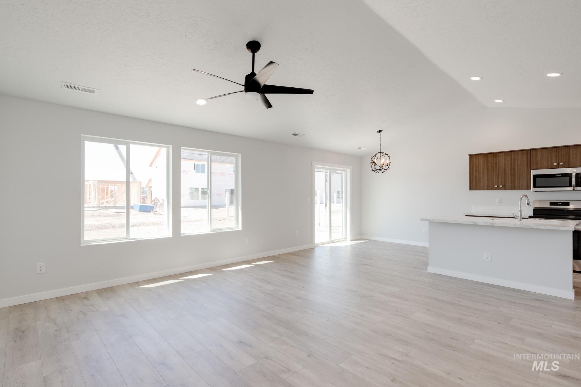11093 Canvas St Property Photo 13