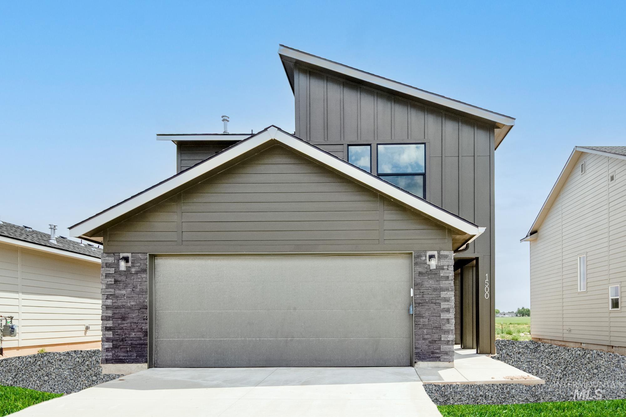 1500 N Coltsfoot Ave Property Photo 1