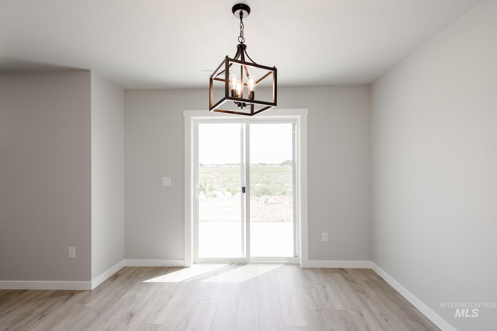 1500 N Coltsfoot Ave Property Photo 11