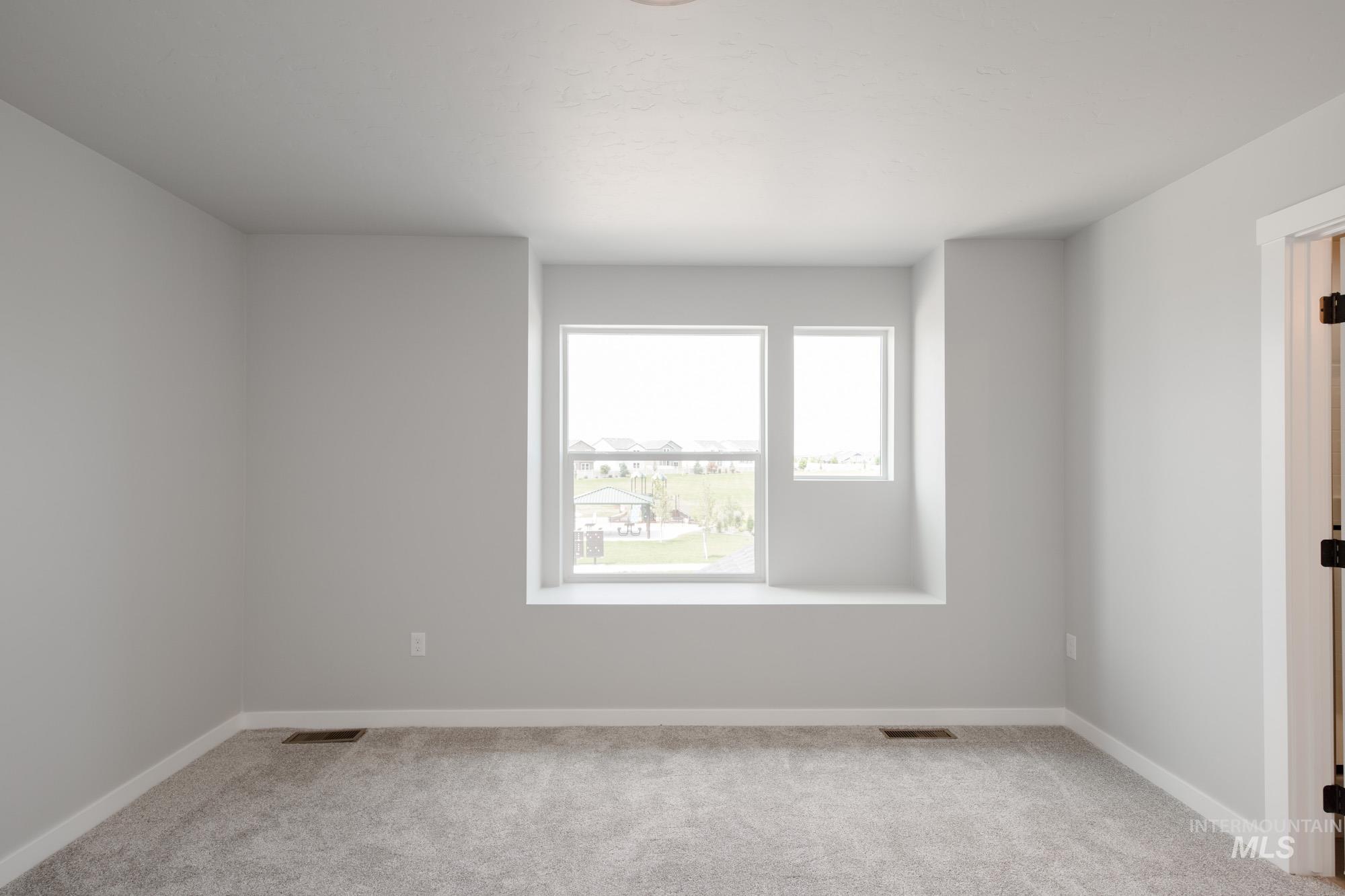 1500 N Coltsfoot Ave Property Photo 13
