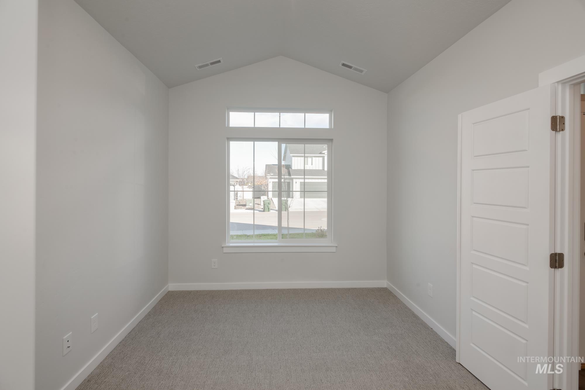 13694 Oliver Street Property Photo 11