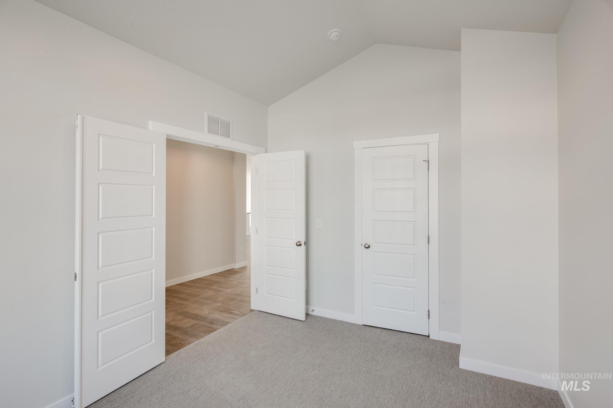 13694 Oliver Street Property Photo 12