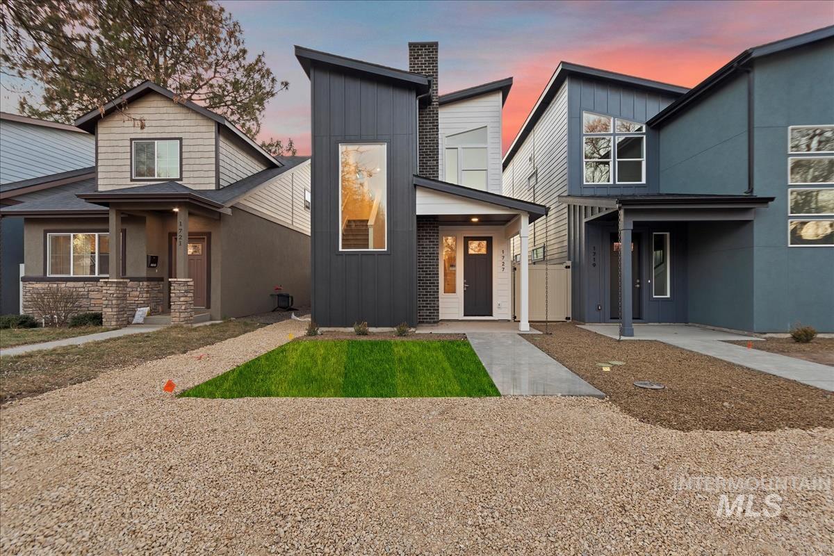 1727 S Longmont Ave Property Photo
