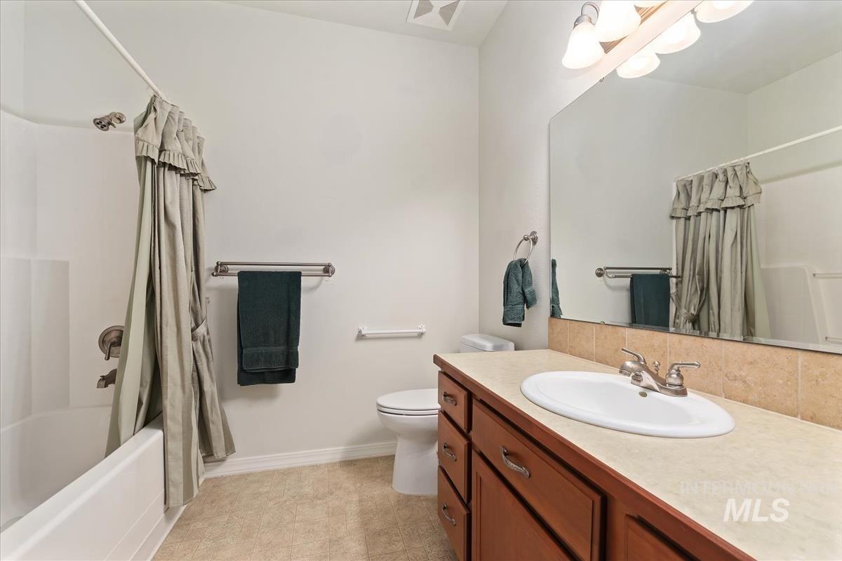 2308 E Chimere Dr Property Photo 17